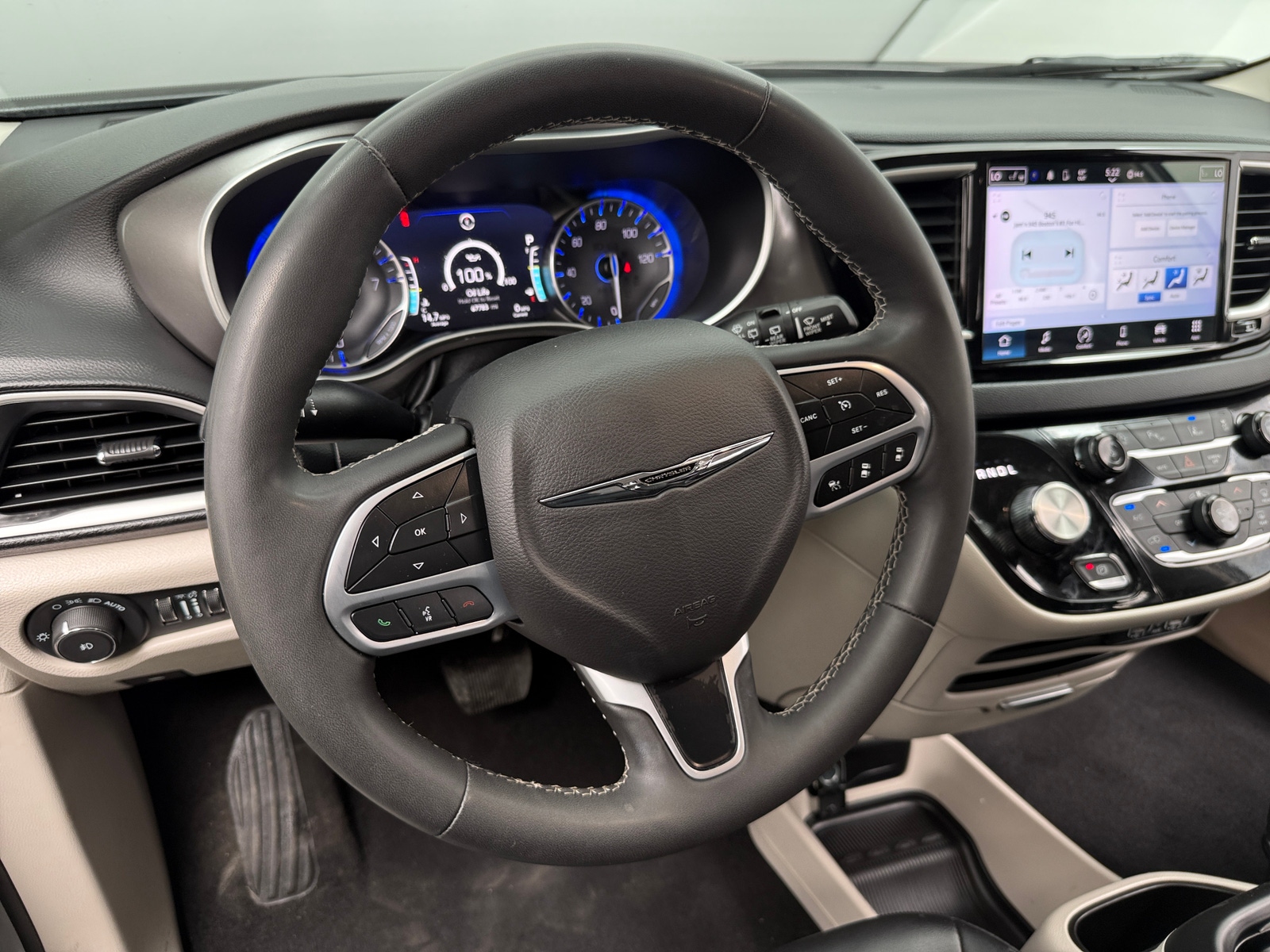 Thumbnail: 2024 Chrysler Pacifica - 4