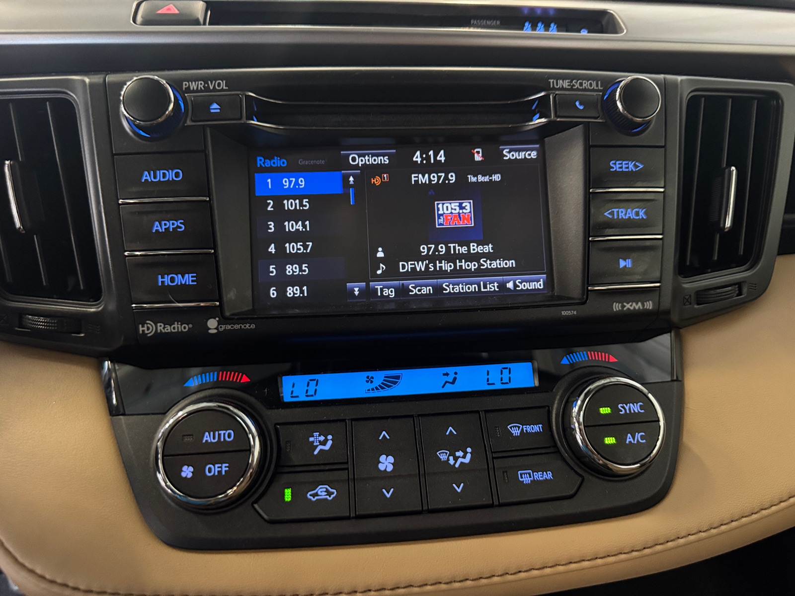 Thumbnail: 2017 Toyota RAV4 - 4