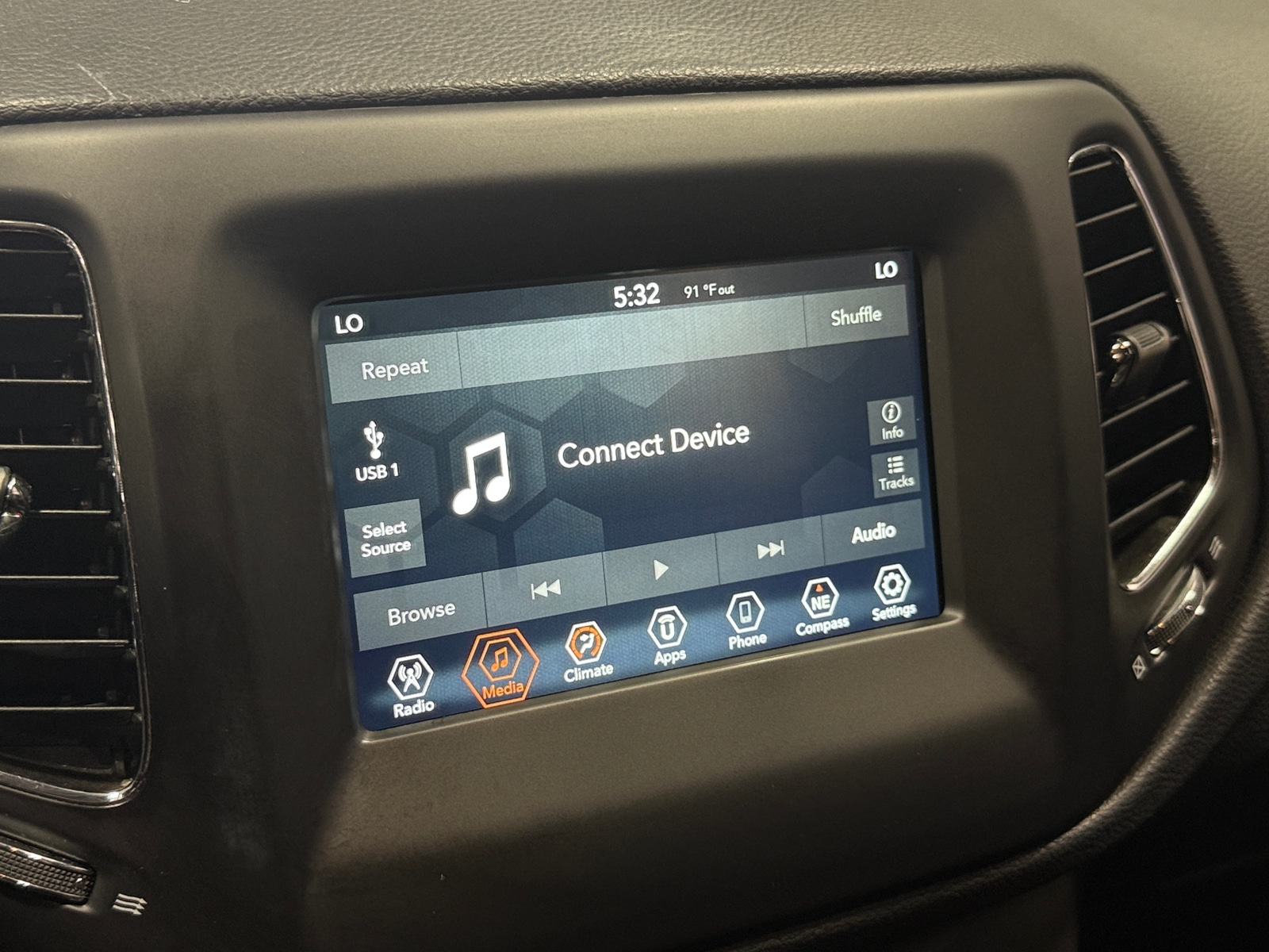 Thumbnail: 2019 Jeep Compass - 4