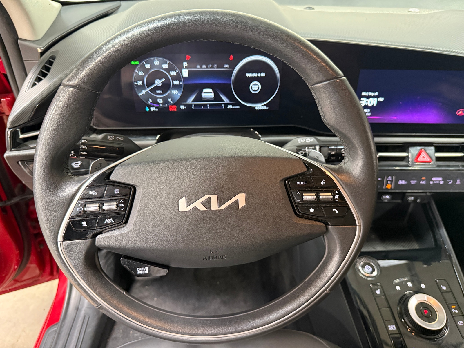 Thumbnail: 2023 Kia Niro - 4