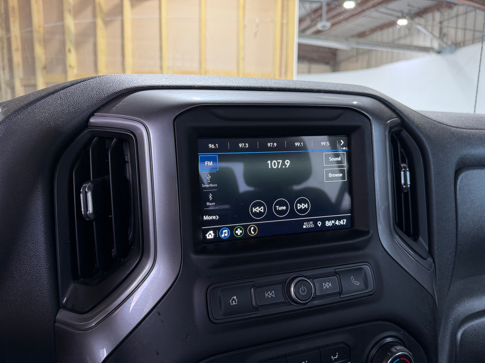 Thumbnail: 2019 Chevrolet Silverado 1500 - 4