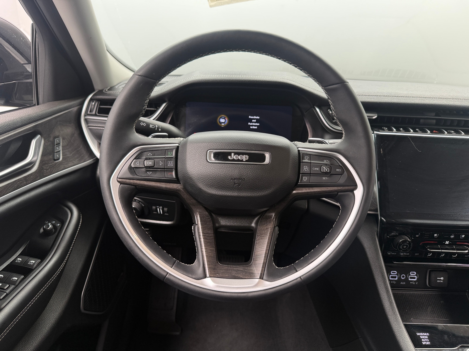 Thumbnail: 2023 Jeep Grand Cherokee L - 4