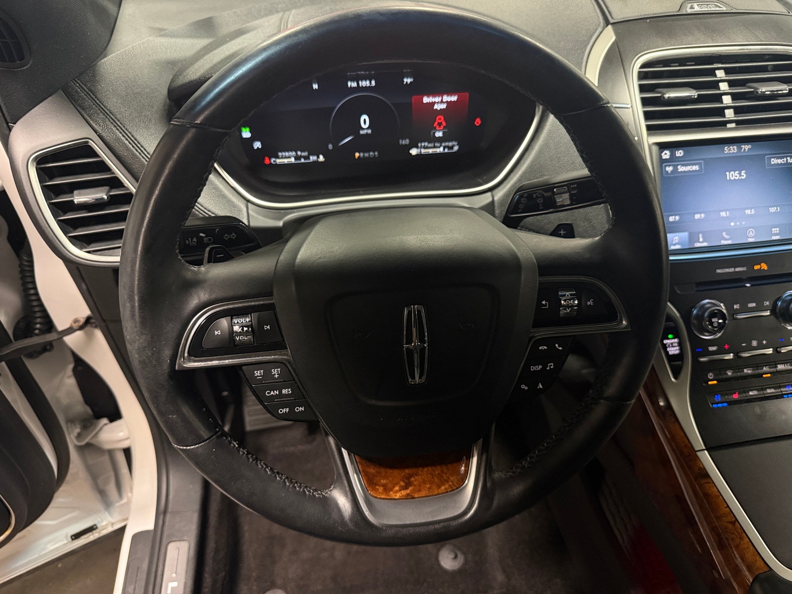Thumbnail: 2019 Lincoln Nautilus - 4