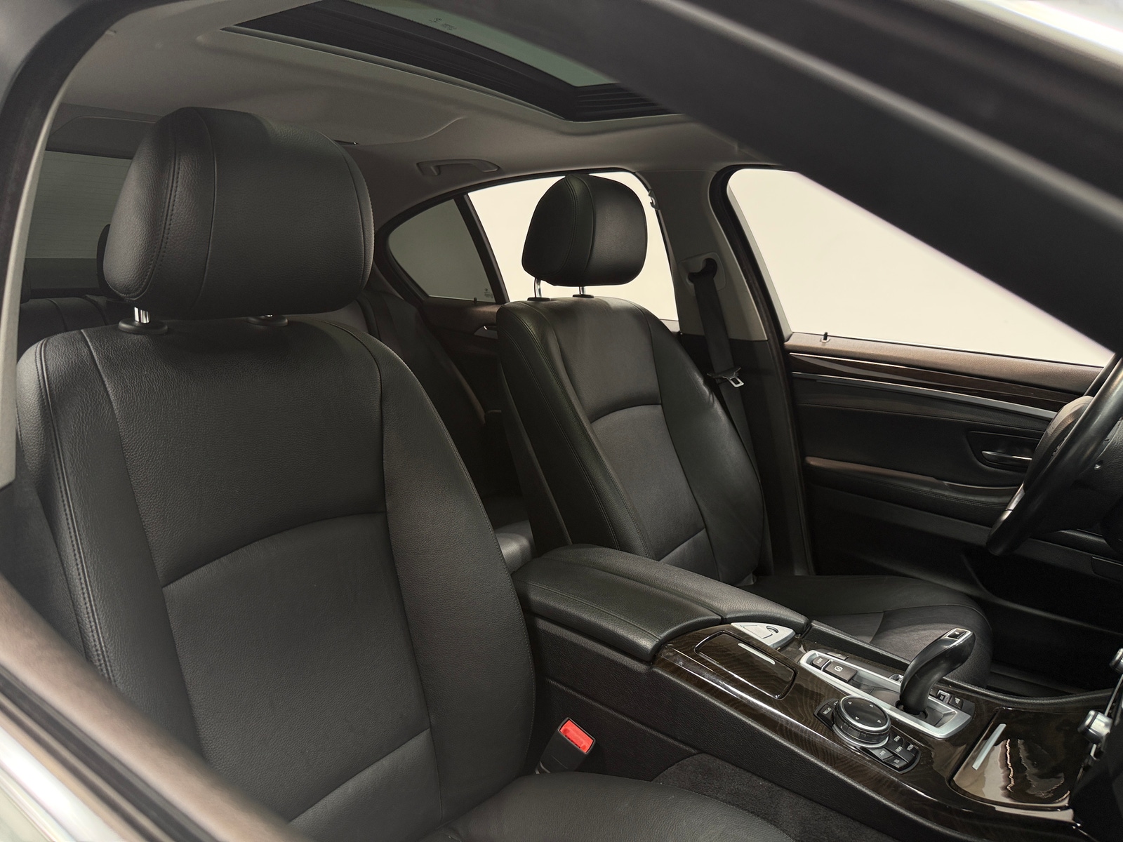 Thumbnail: 2015 BMW 5 Series - 2