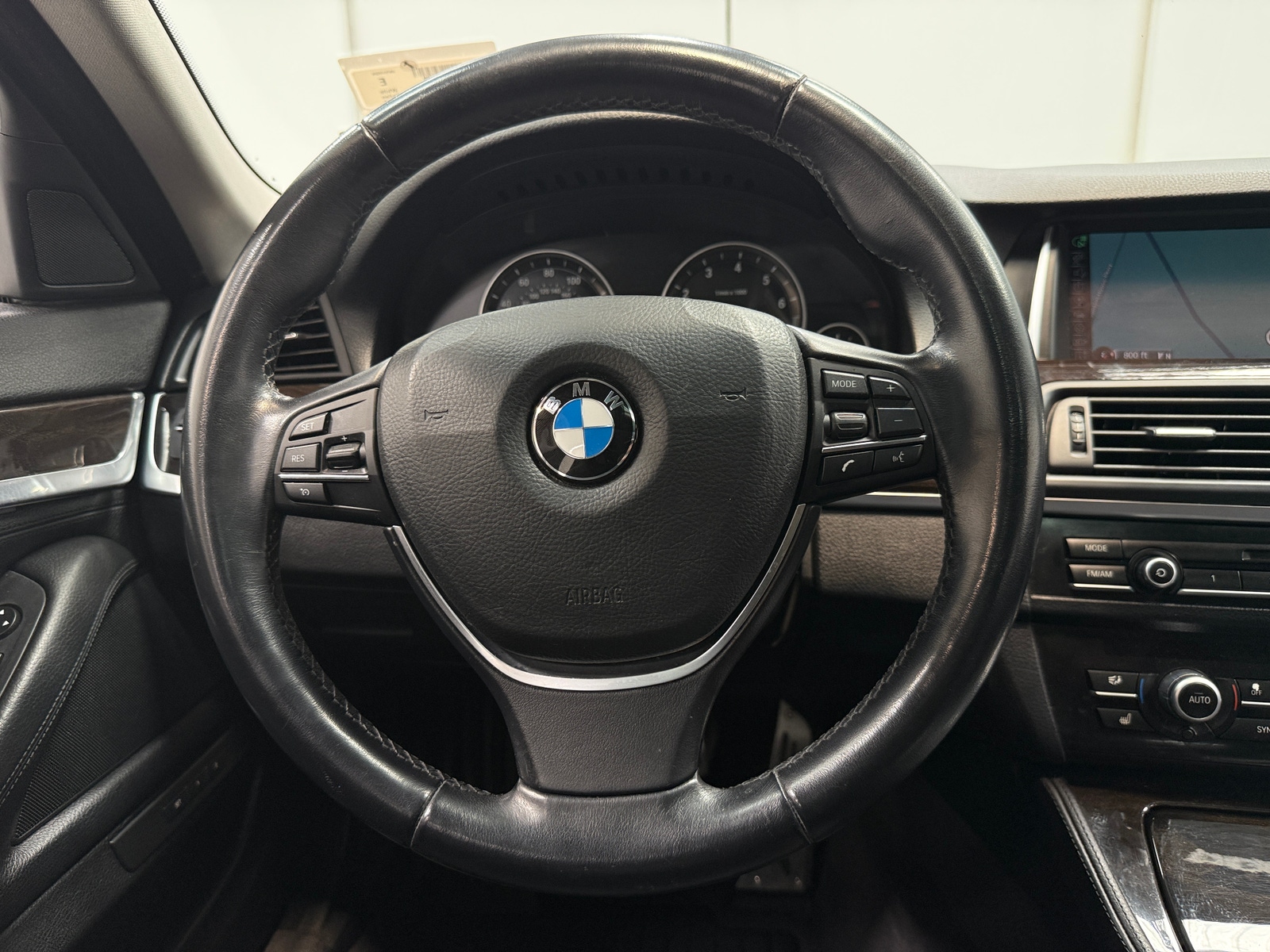 Thumbnail: 2015 BMW 5 Series - 5