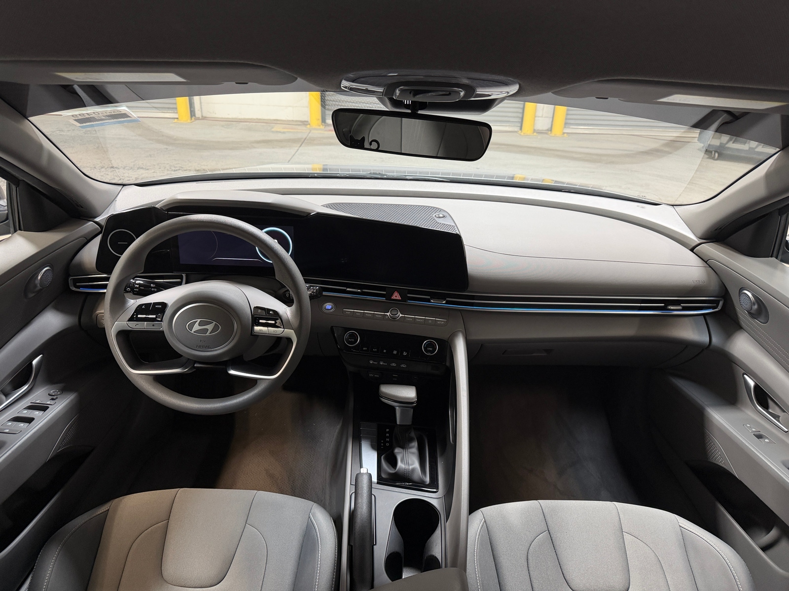 Thumbnail: 2024 Hyundai Elantra - 3