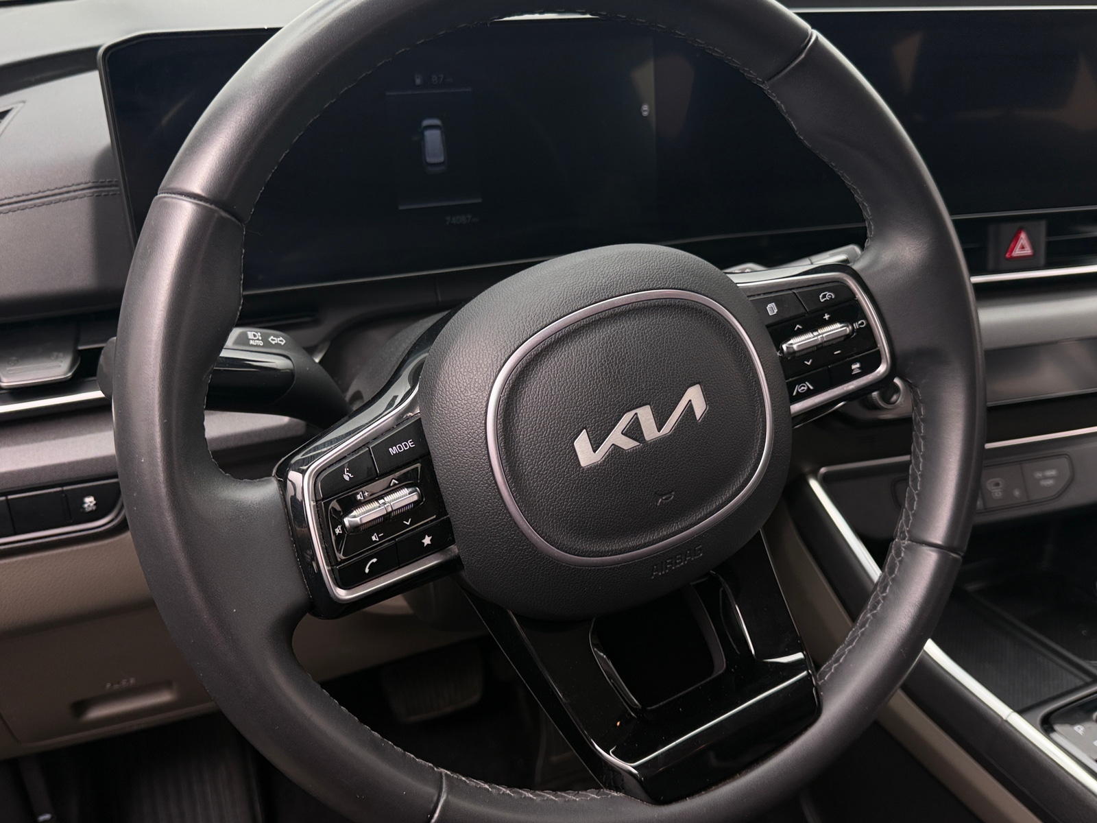 Thumbnail: 2025 Kia Carnival - 4