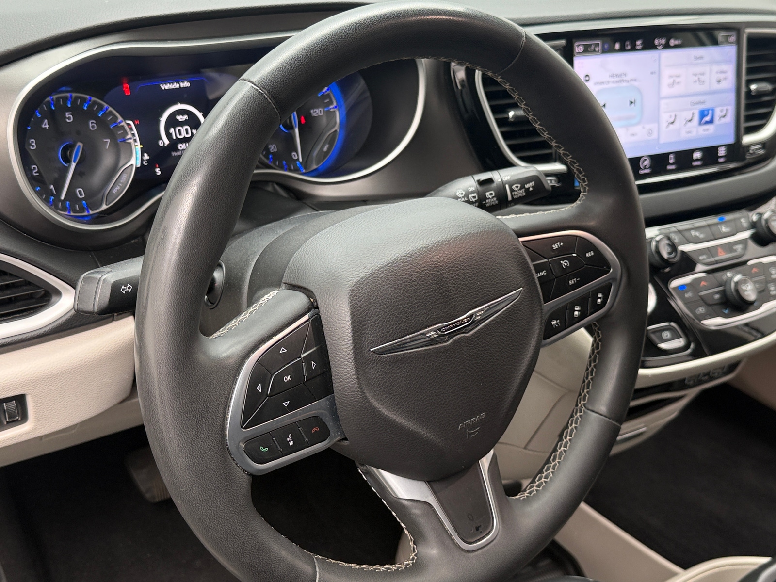 Thumbnail: 2024 Chrysler Pacifica - 4