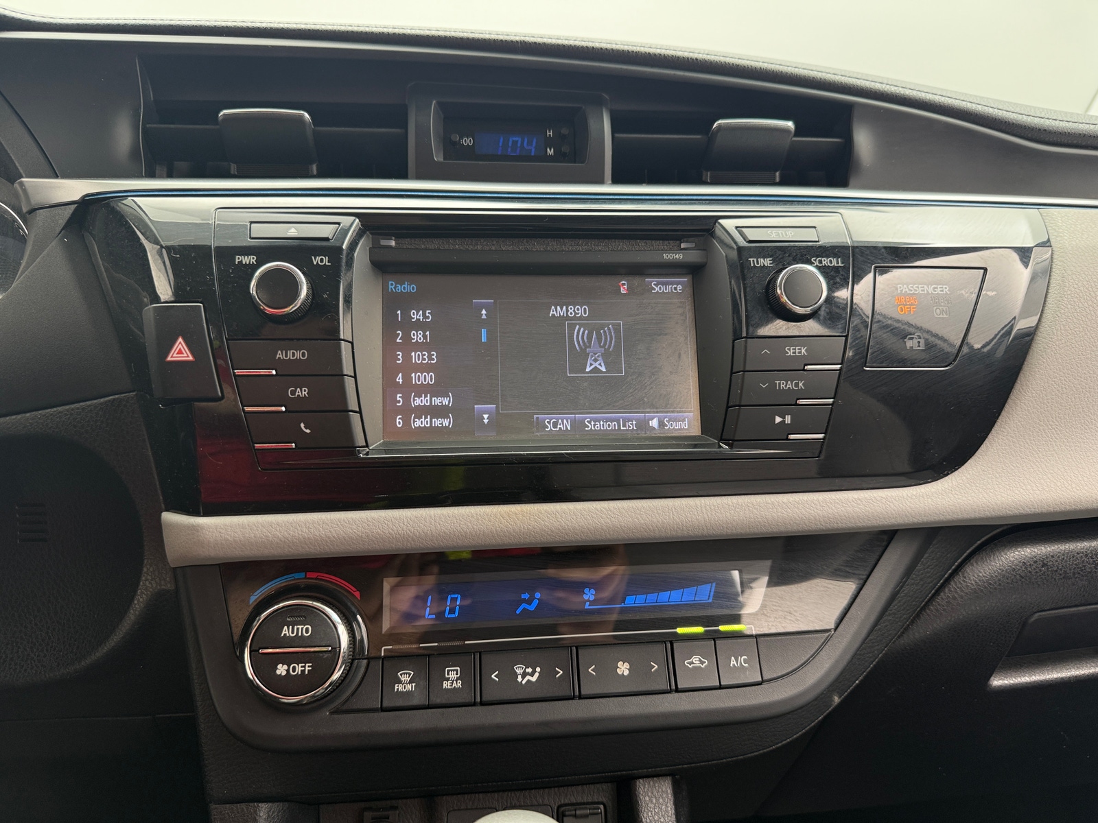 Thumbnail: 2015 Toyota Corolla - 4
