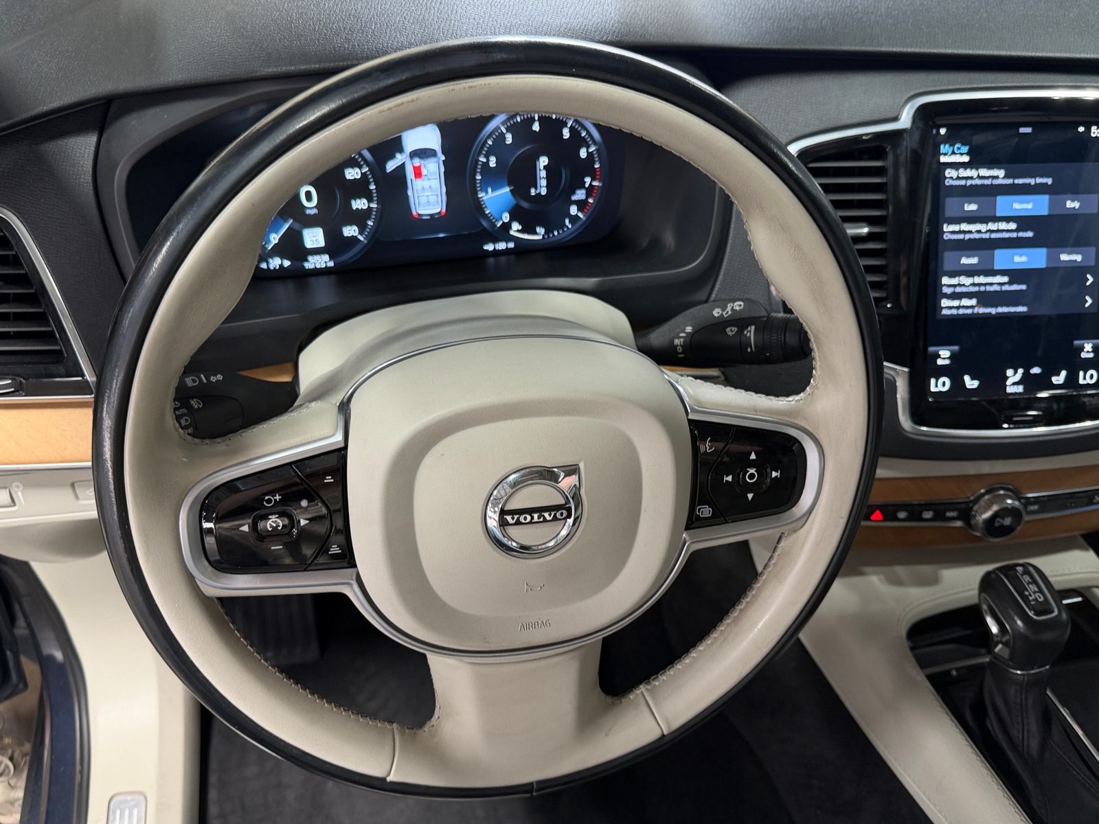 Thumbnail: 2021 Volvo XC90 - 4