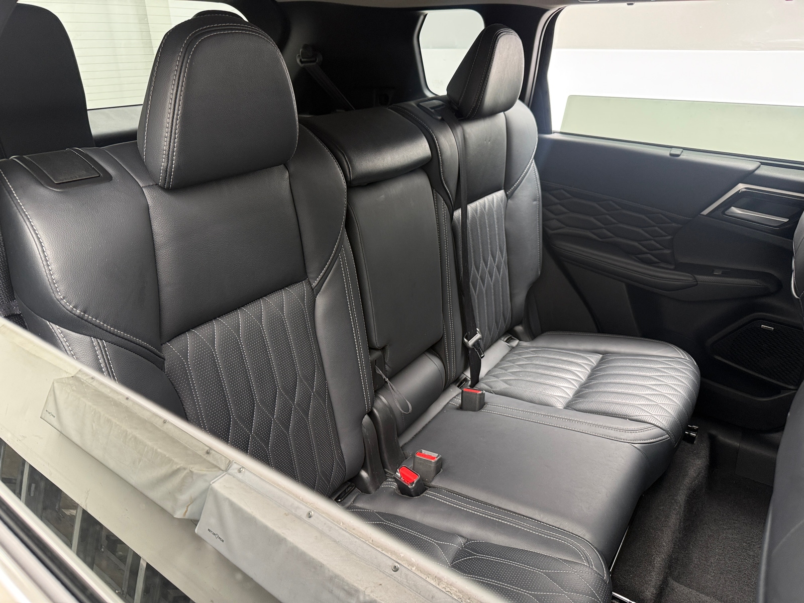 Thumbnail: 2025 Mitsubishi Outlander - 5