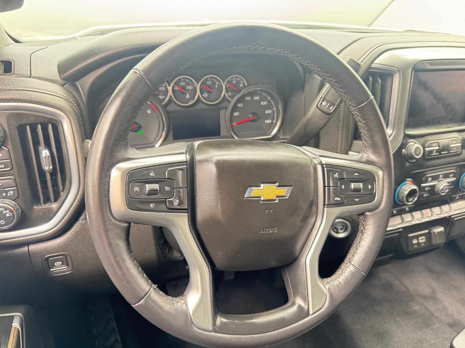 Thumbnail: 2022 Chevrolet Silverado 1500 - 5