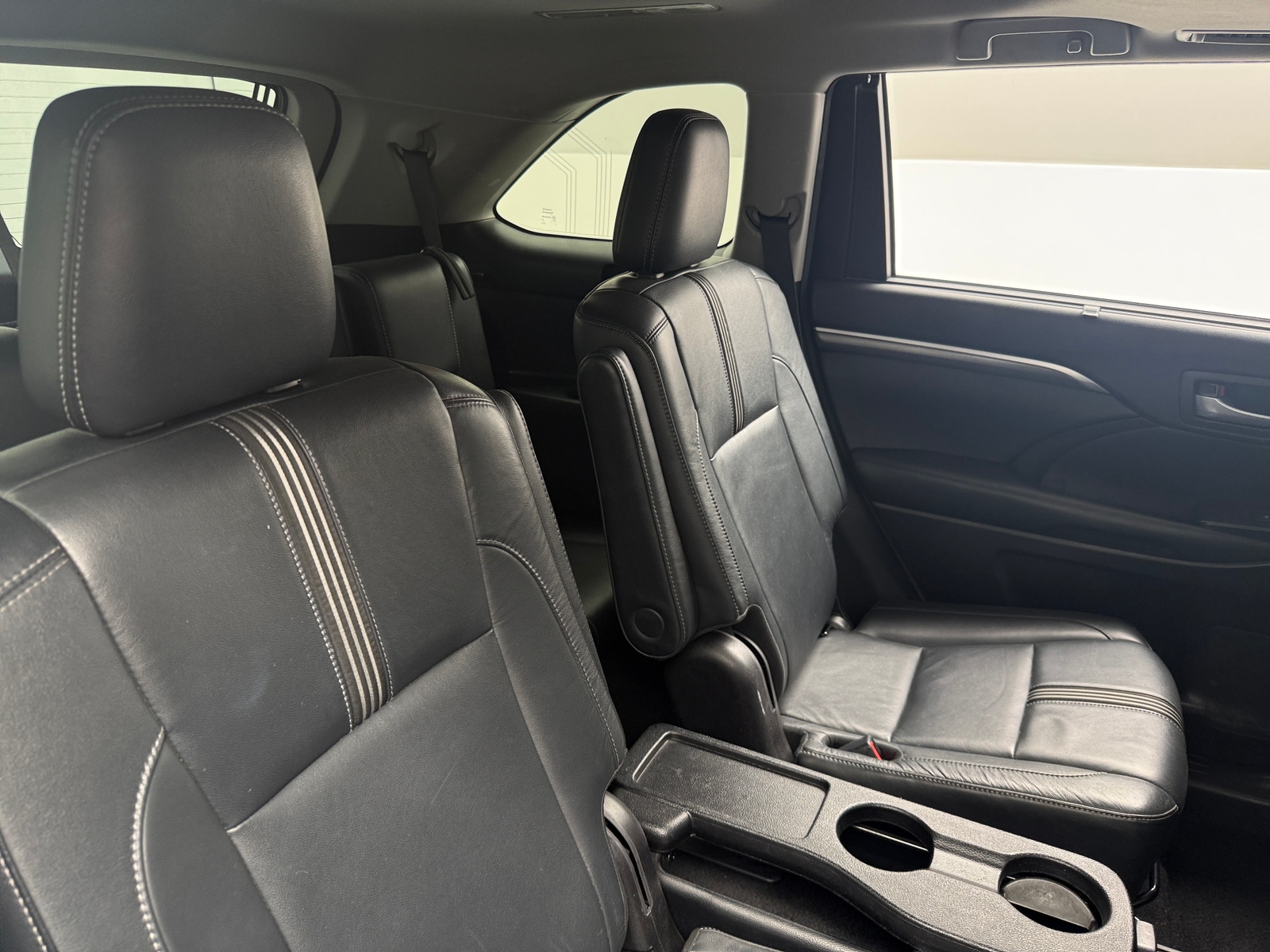 Thumbnail: 2017 Toyota Highlander - 6