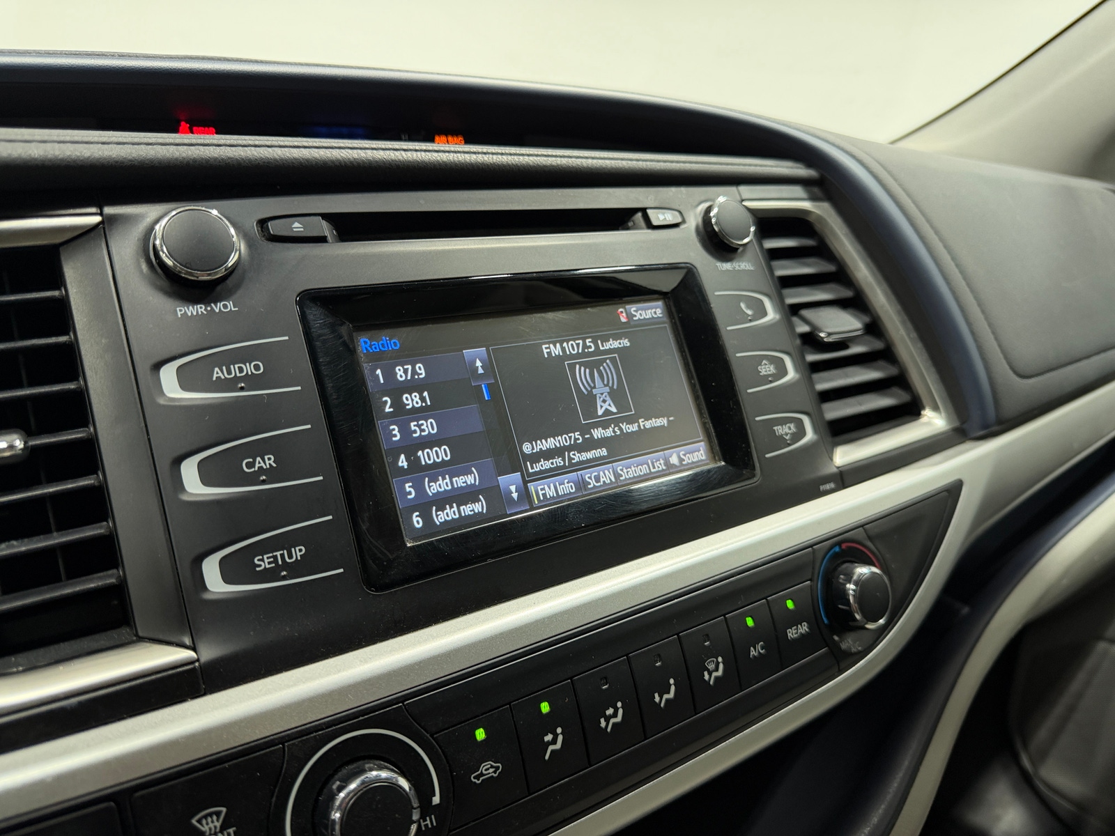 Thumbnail: 2019 Toyota Highlander - 4