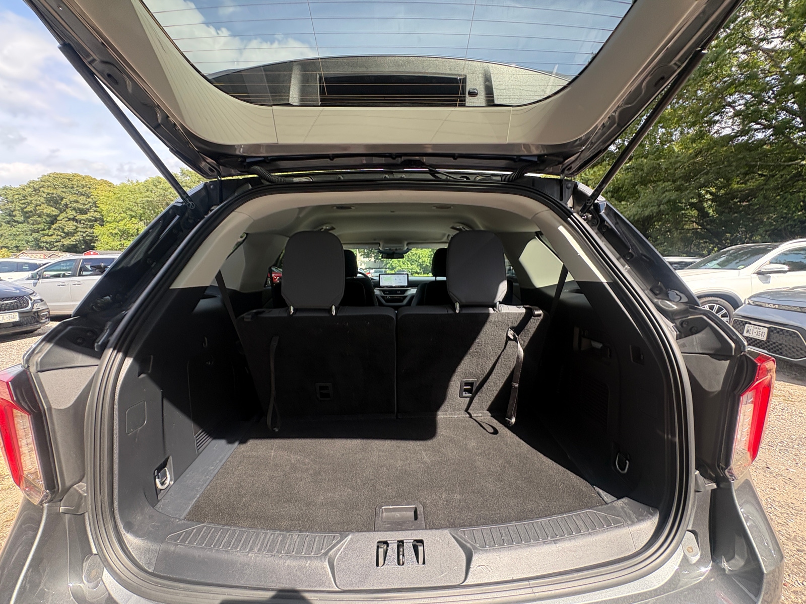 Thumbnail: 2026 Ford Explorer - 6