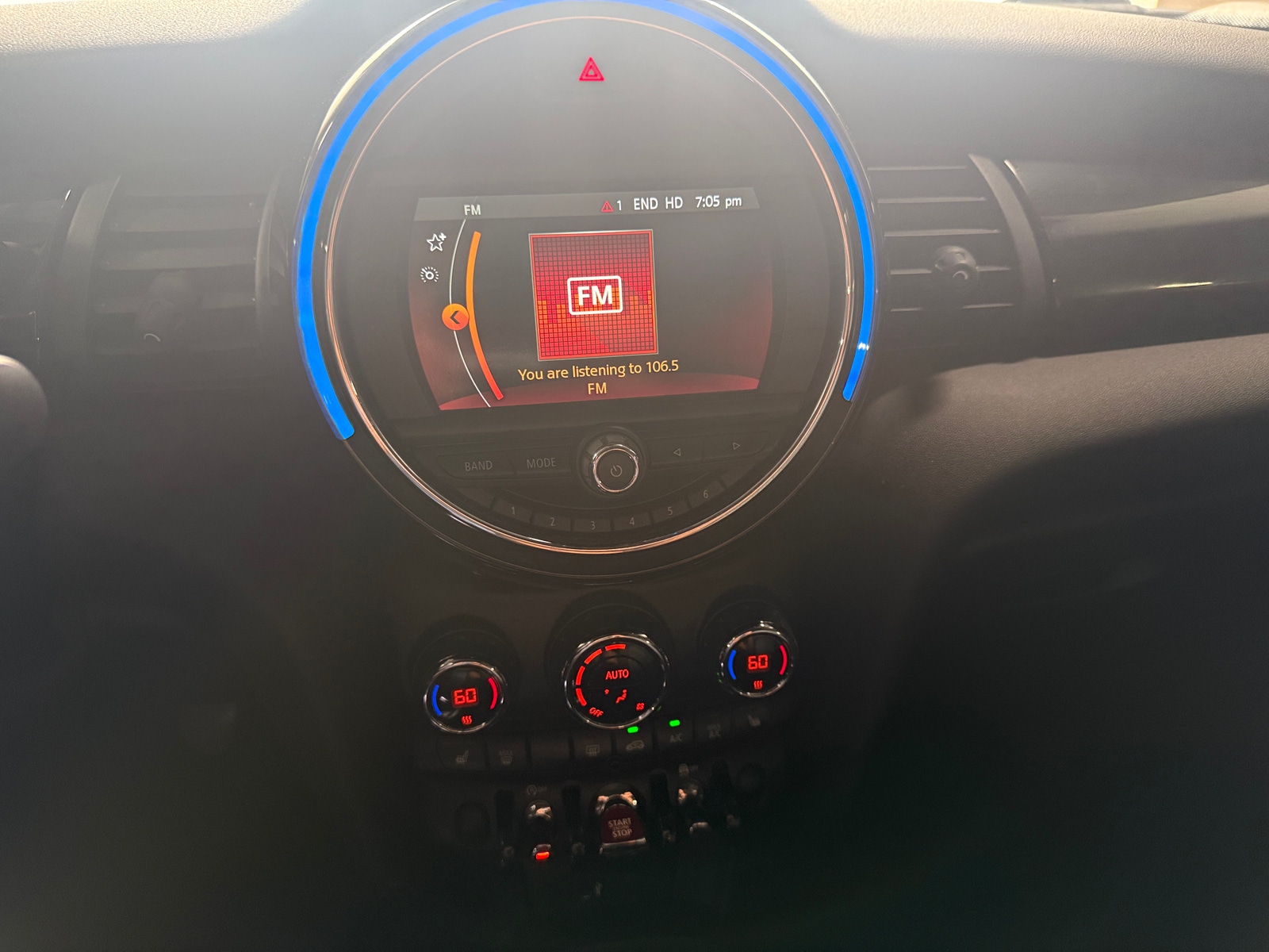Thumbnail: 2019 MINI Cooper Hardtop - 3