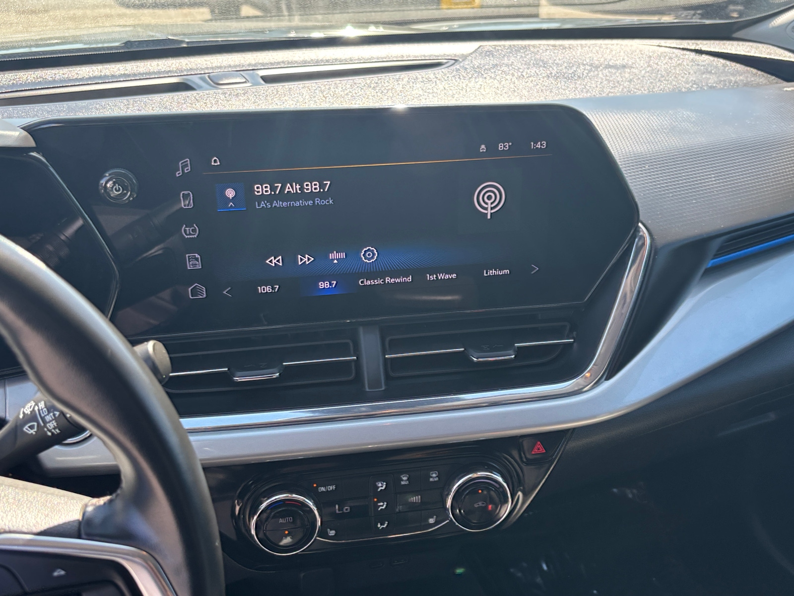 Thumbnail: 2025 Chevrolet Trax - 4