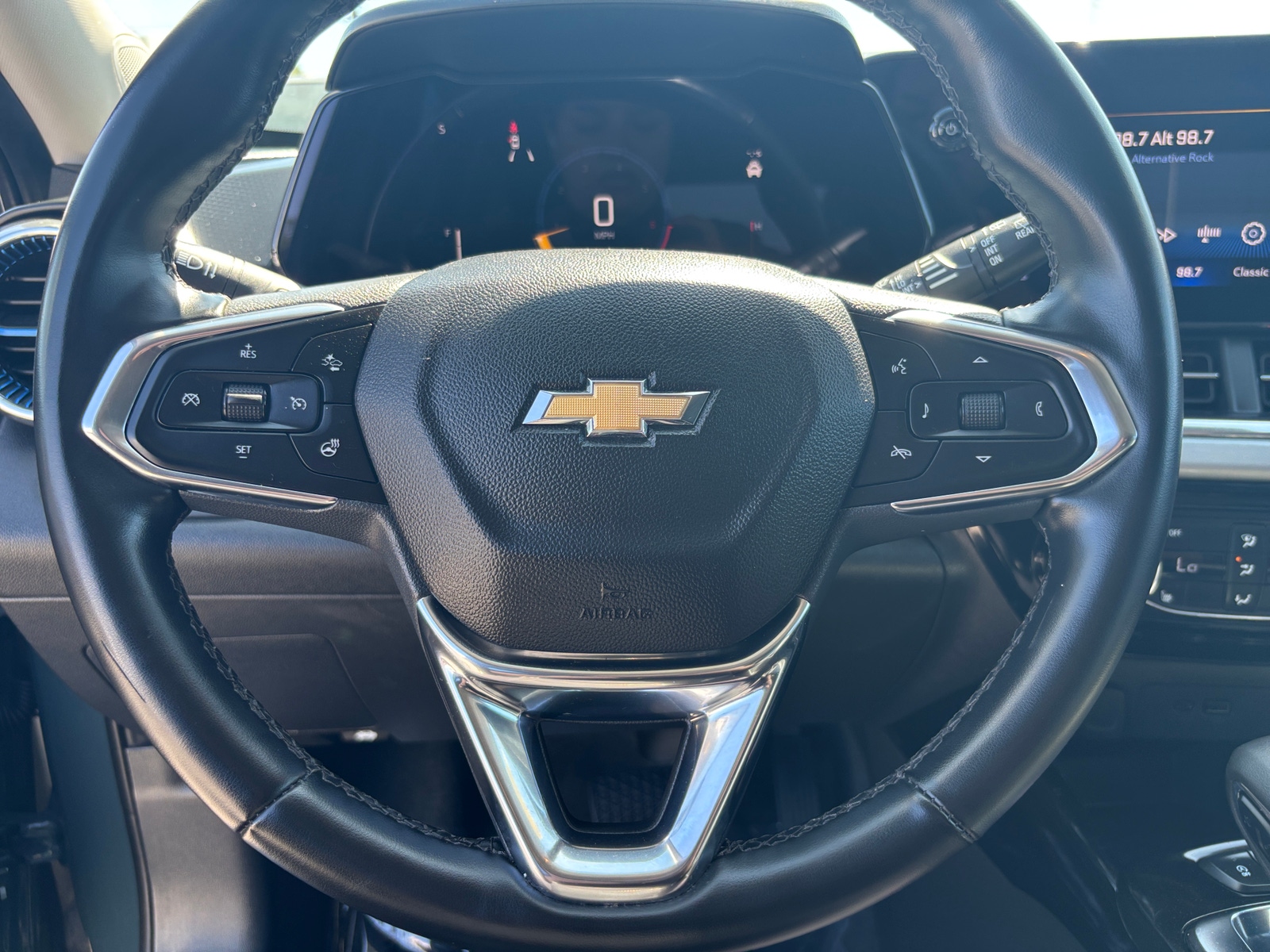 Thumbnail: 2025 Chevrolet Trax - 5