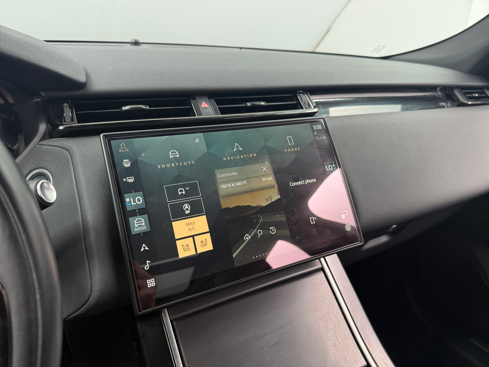 Thumbnail: 2024 Land Rover Range Rover Velar - 4