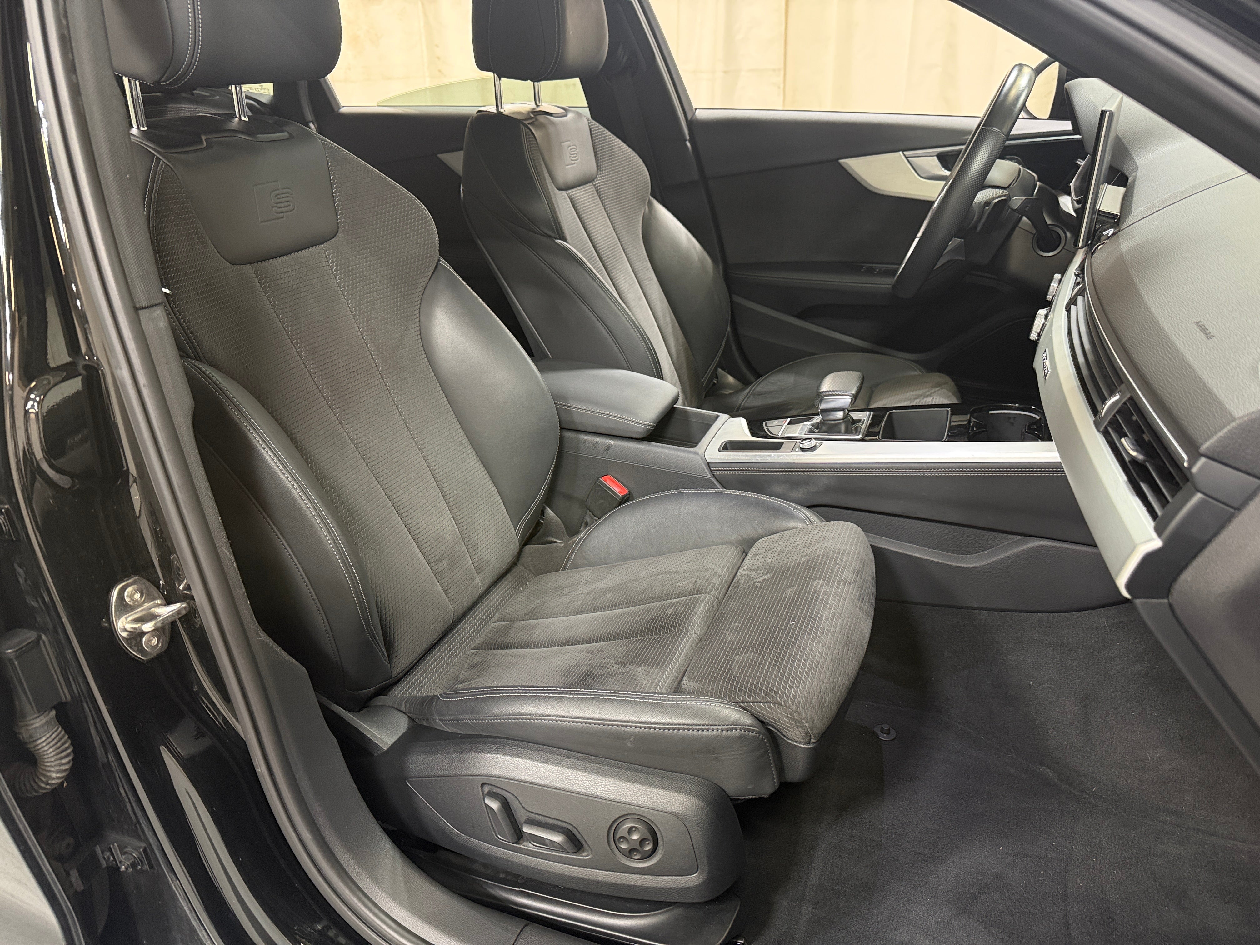 2021 Audi A4 Premium Plus - Photo 4