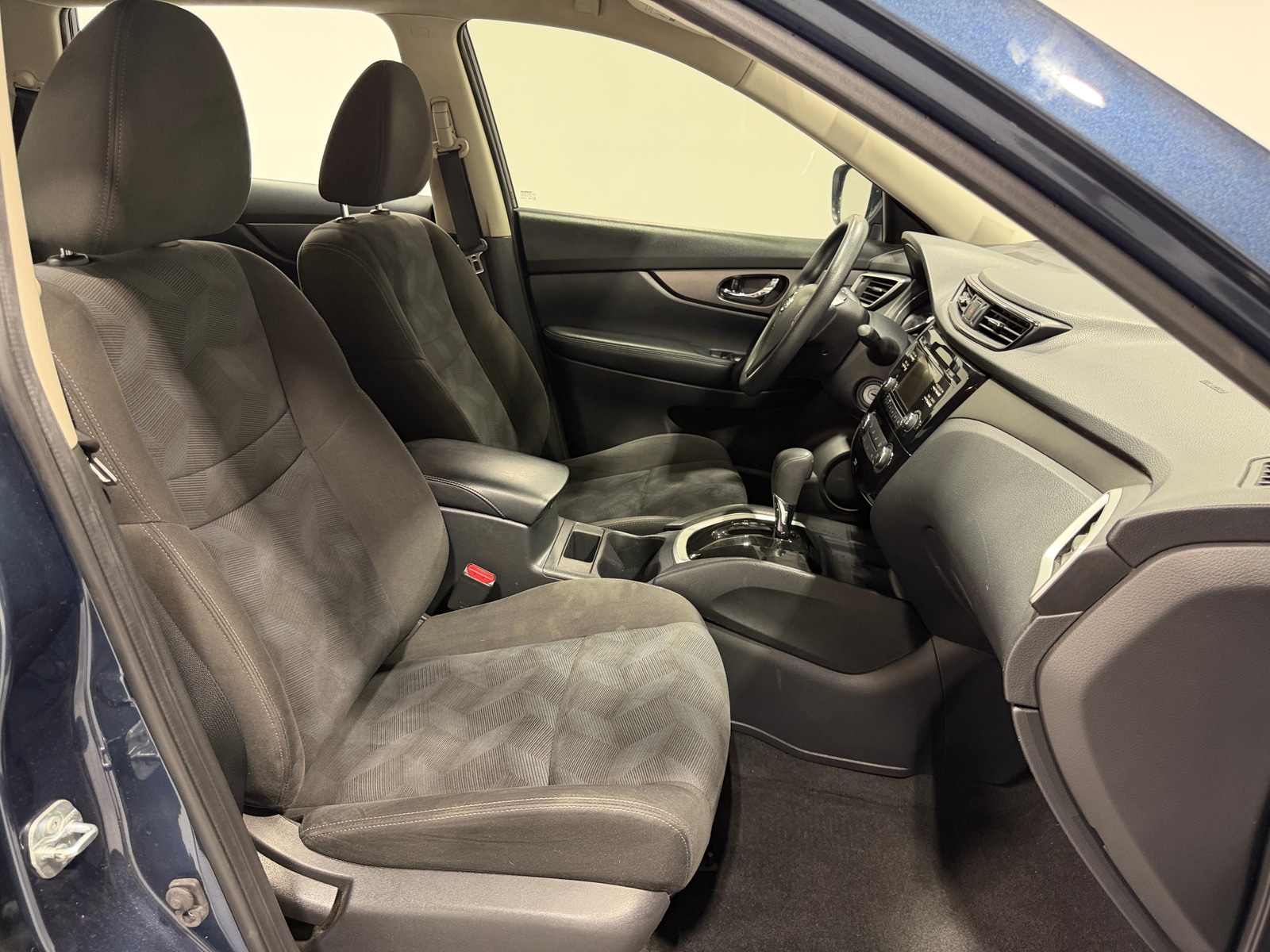 Thumbnail: 2015 Nissan Rogue - 2