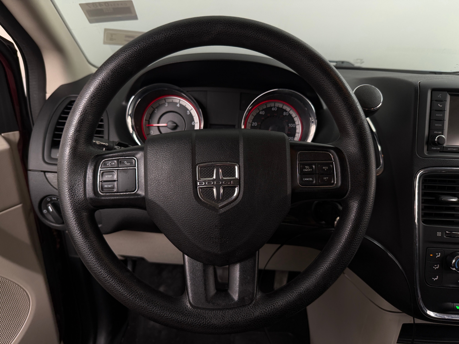Thumbnail: 2020 Dodge Grand Caravan - 5