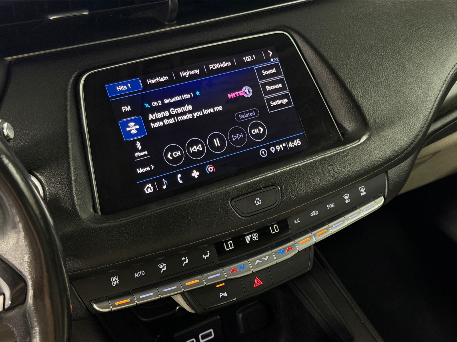 Thumbnail: 2020 Cadillac XT4 - 3