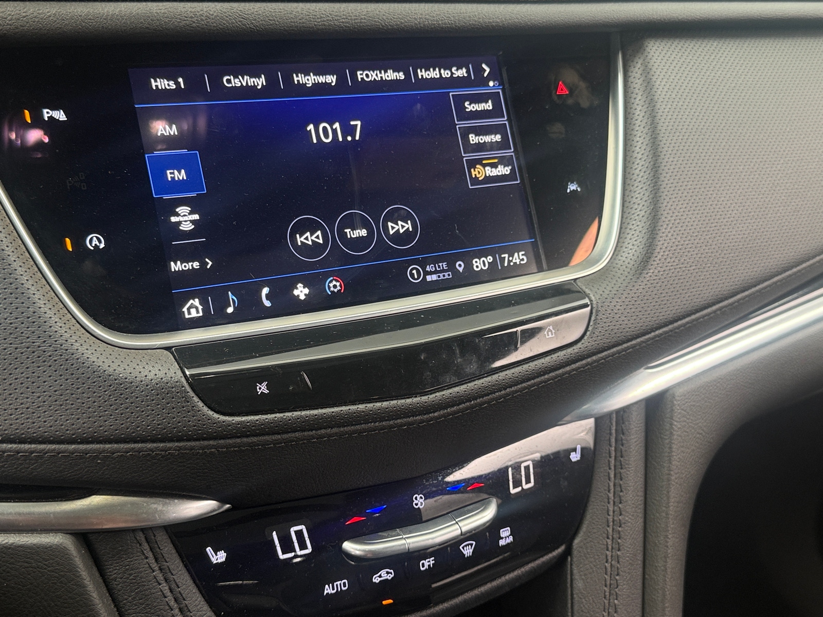 Thumbnail: 2024 Cadillac XT6 - 3