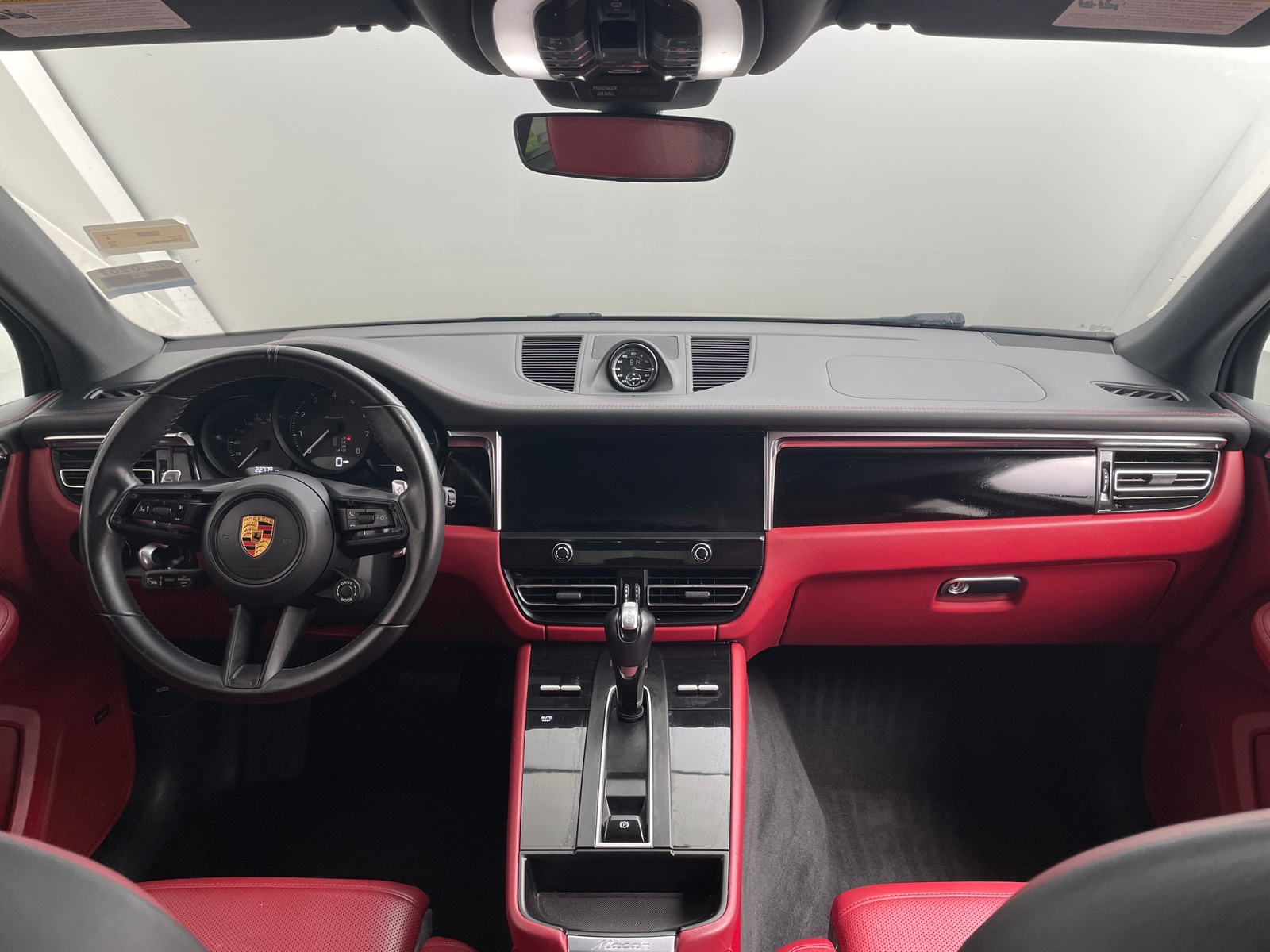 Thumbnail: 2023 Porsche Macan - 3