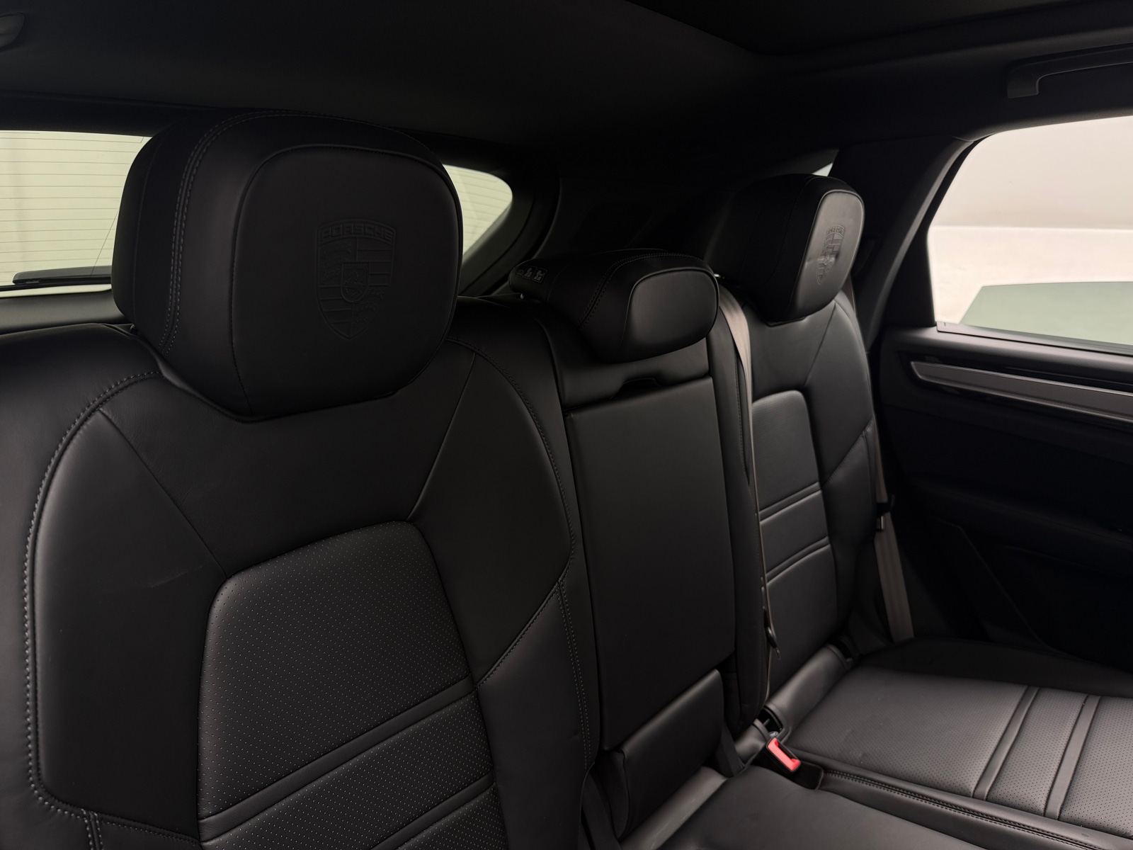 Thumbnail: 2023 Porsche Cayenne - 6
