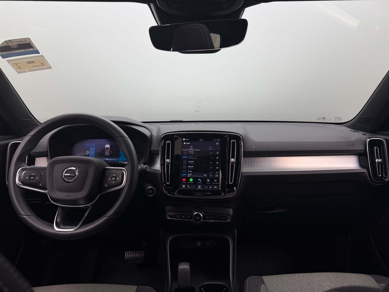 Thumbnail: 2024 Volvo XC40 - 3