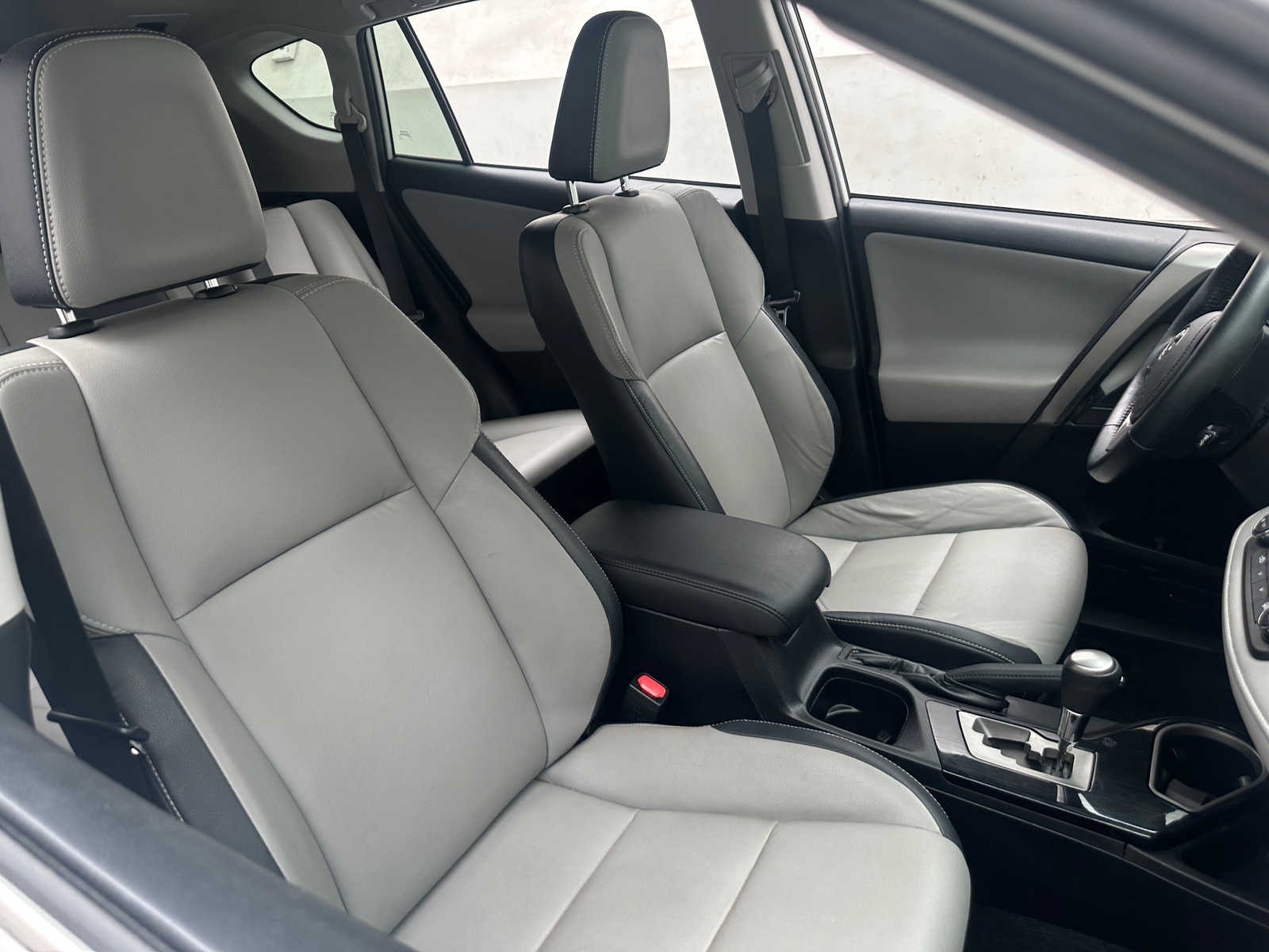 Thumbnail: 2016 Toyota RAV4 - 2