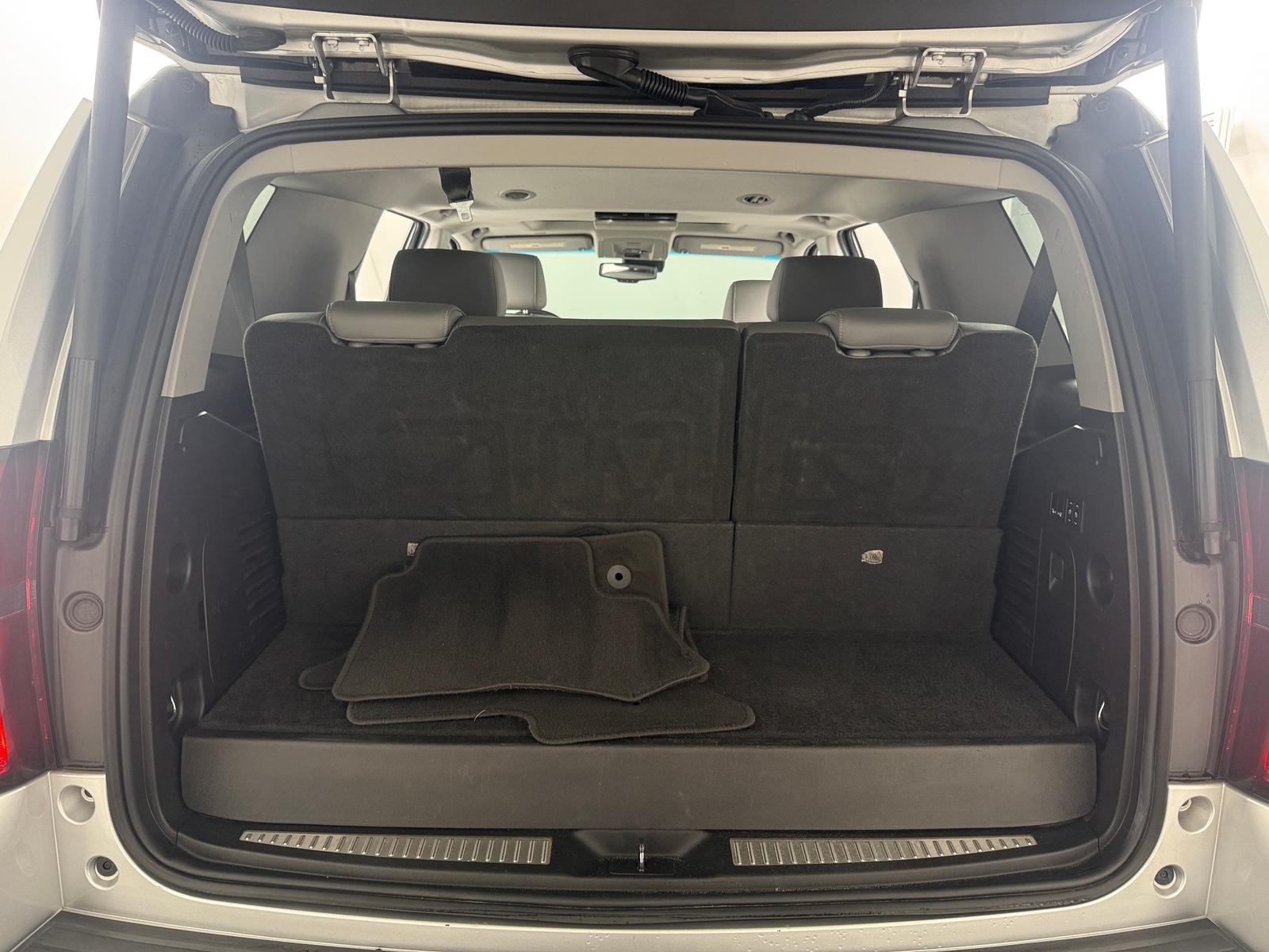 Thumbnail: 2019 Chevrolet Tahoe - 6