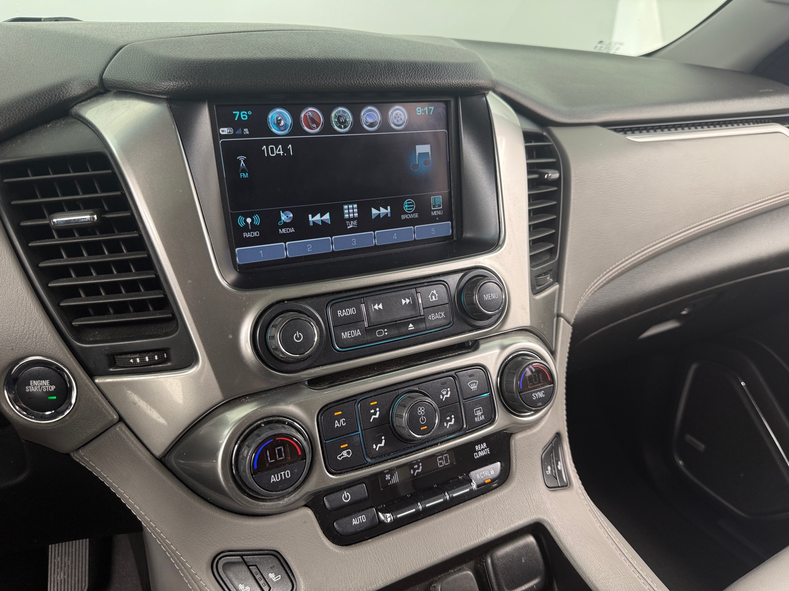 Thumbnail: 2019 Chevrolet Tahoe - 3