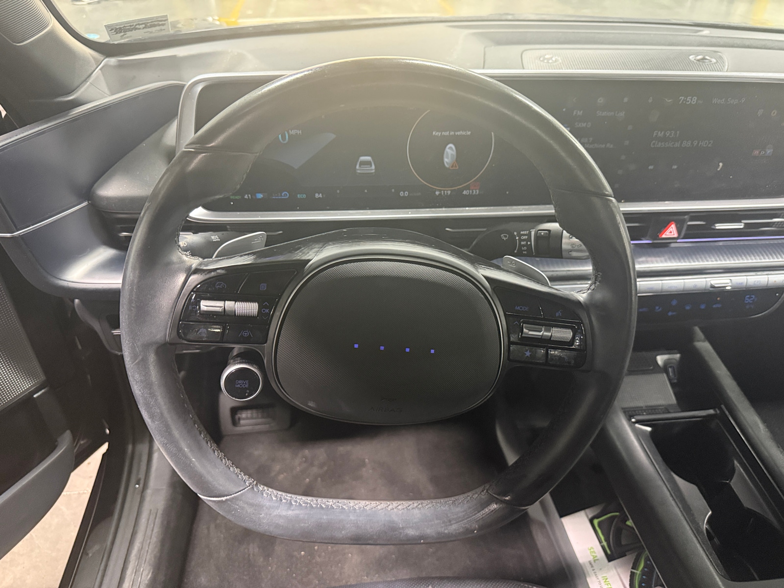 Thumbnail: 2023 Hyundai Ioniq 6 - 4