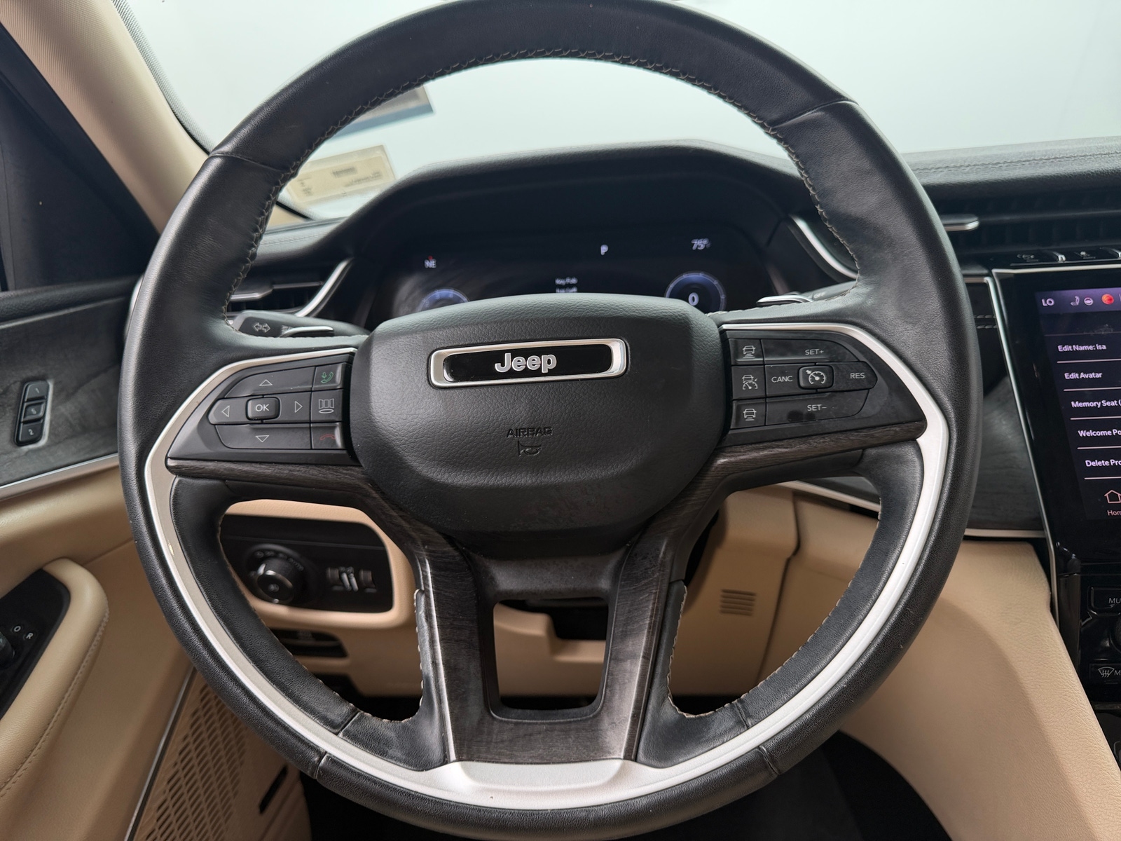 Thumbnail: 2021 Jeep Grand Cherokee L - 4