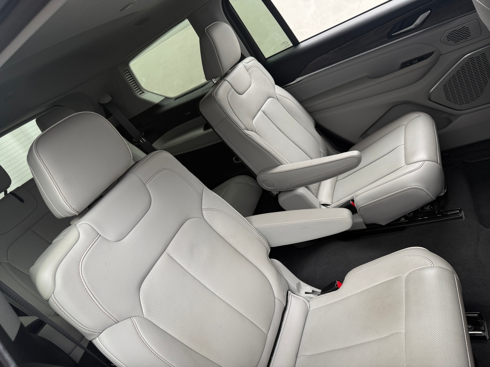 Thumbnail: 2023 Jeep Grand Cherokee L - 5