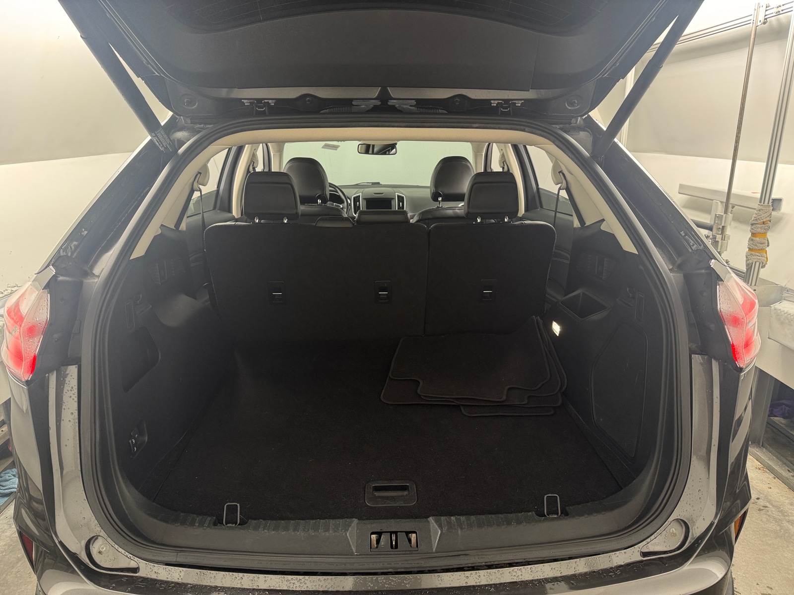 Thumbnail: 2019 Ford Edge - 6
