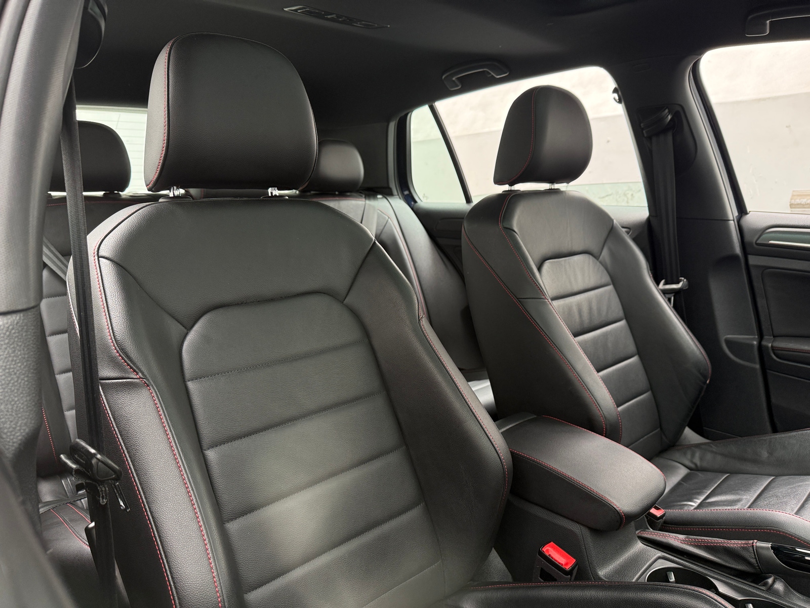 Thumbnail: 2019 Volkswagen Golf - 2