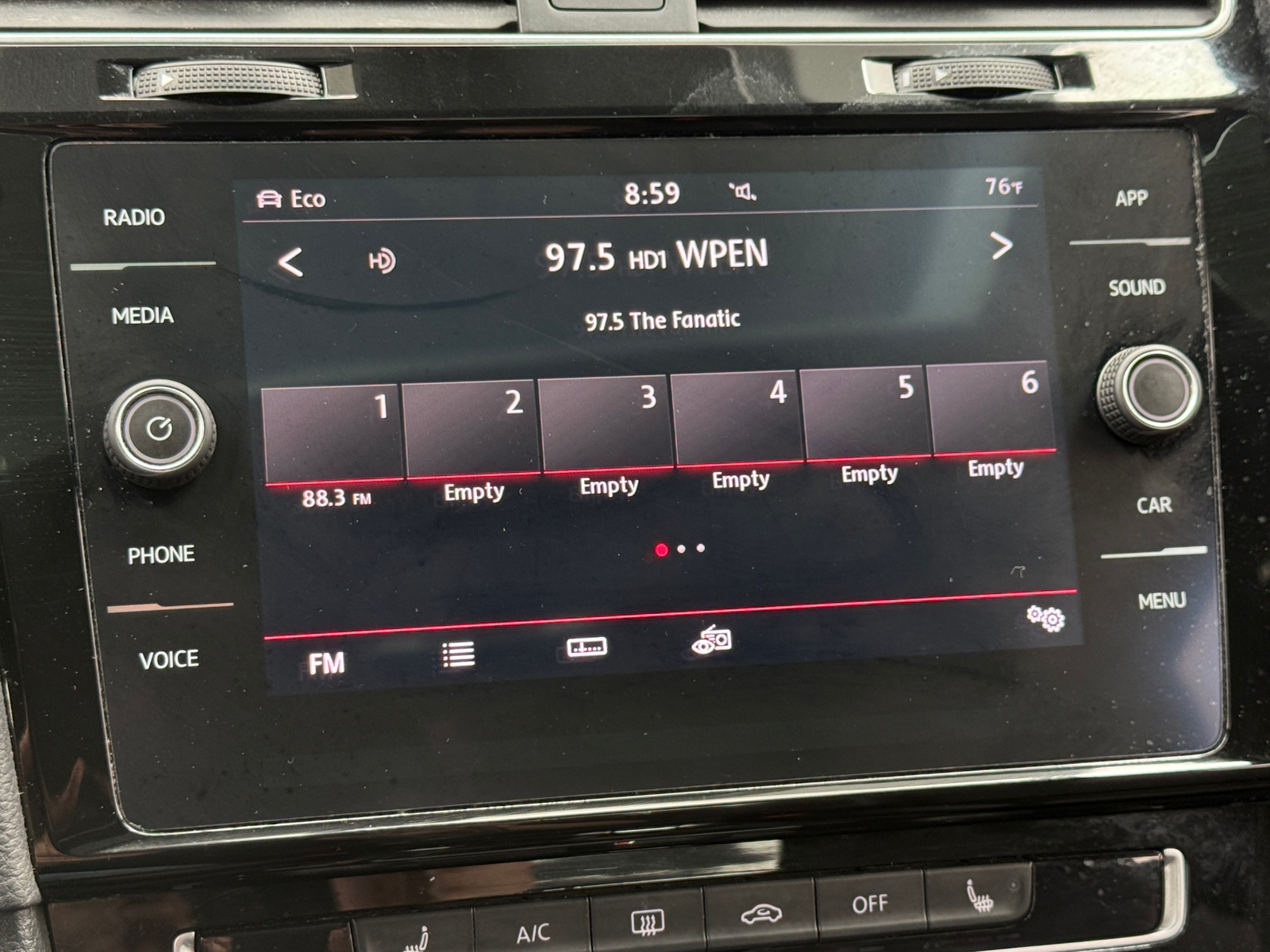 Thumbnail: 2019 Volkswagen Golf - 4