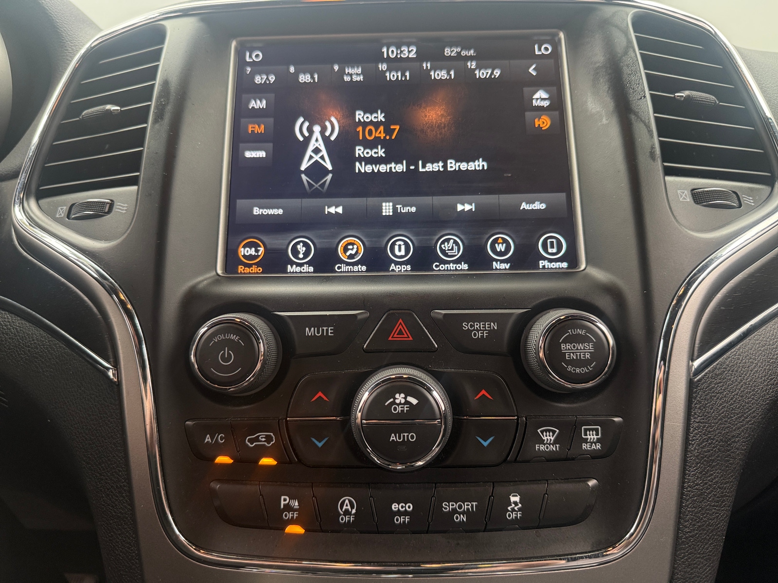 Thumbnail: 2018 Jeep Grand Cherokee - 3