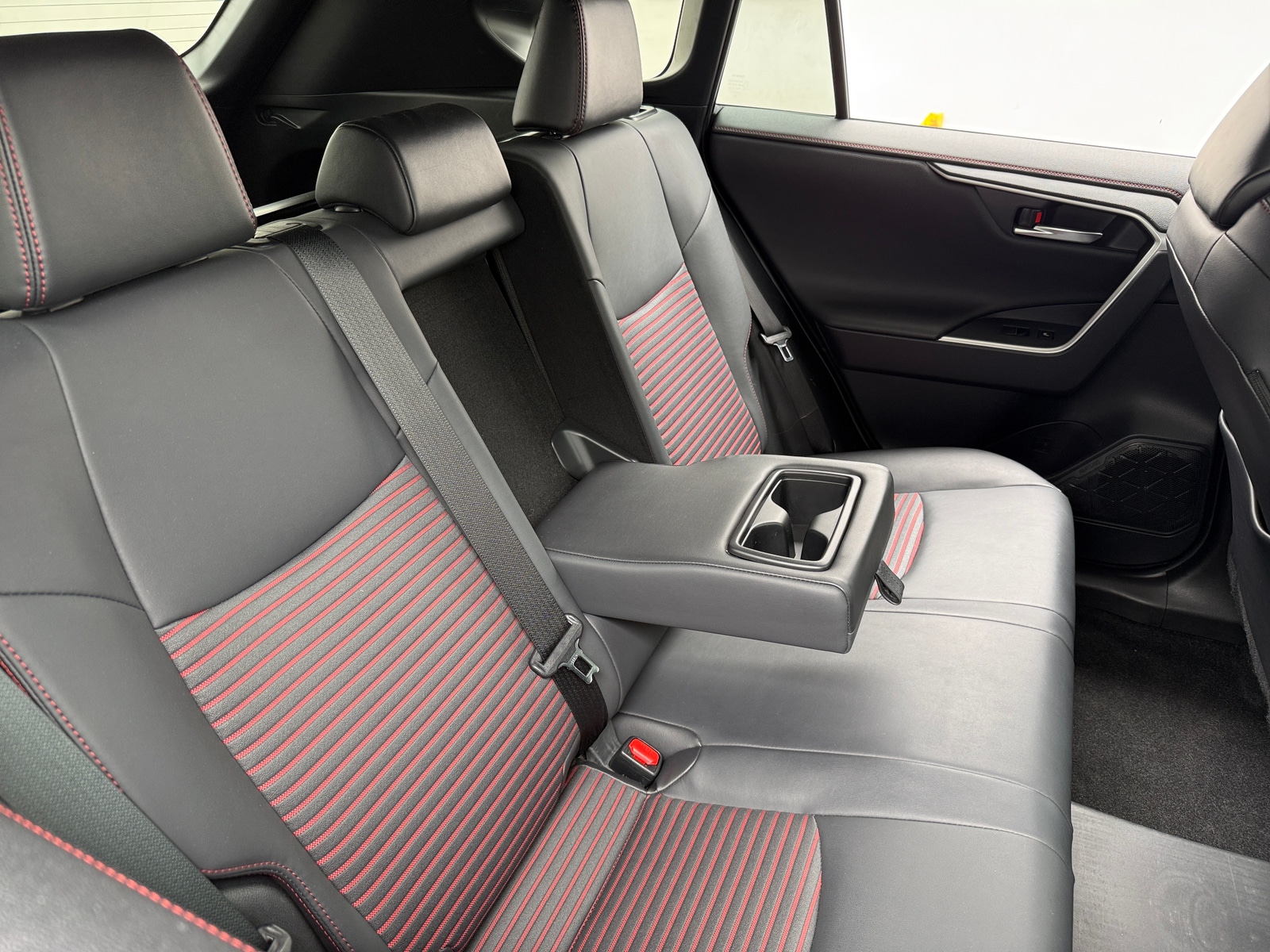 Thumbnail: 2021 Toyota RAV4 - 6