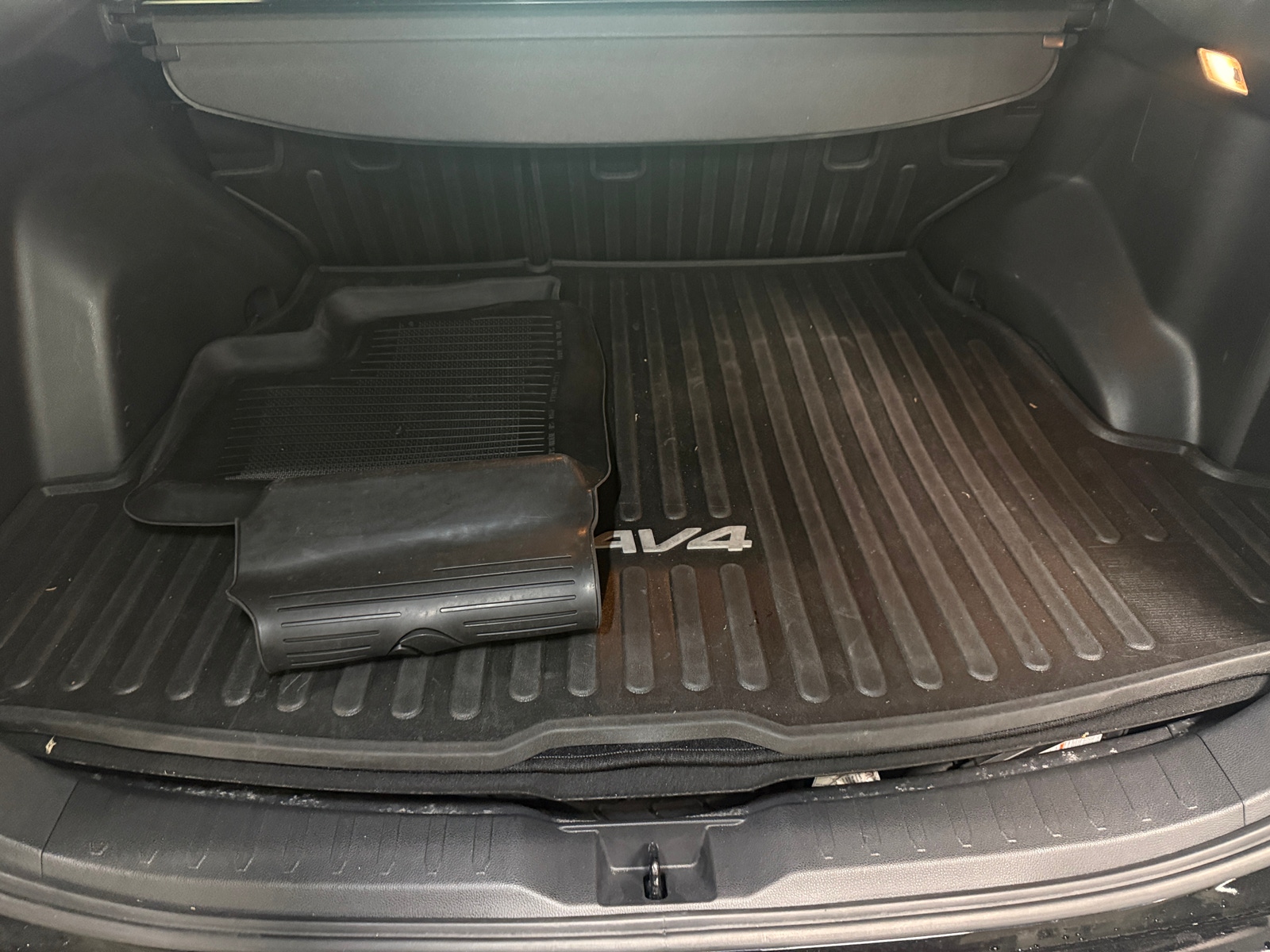 Thumbnail: 2021 Toyota RAV4 - 7