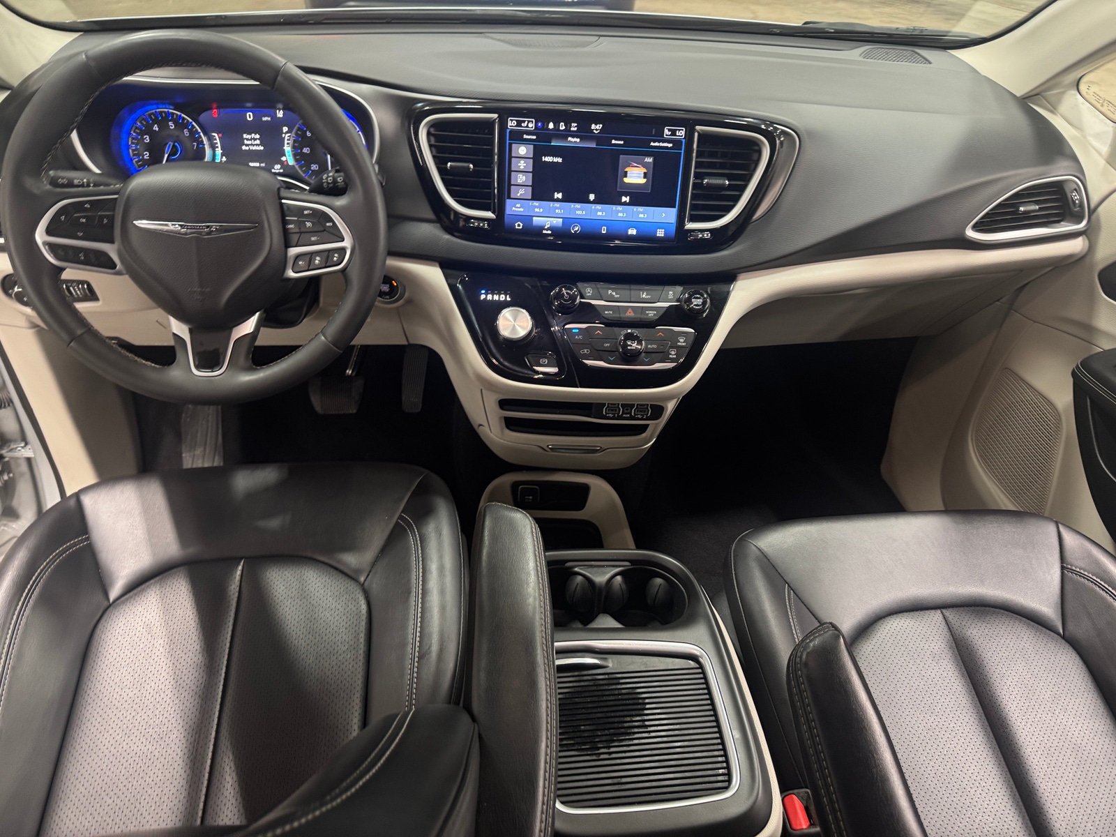 Thumbnail: 2024 Chrysler Pacifica - 2