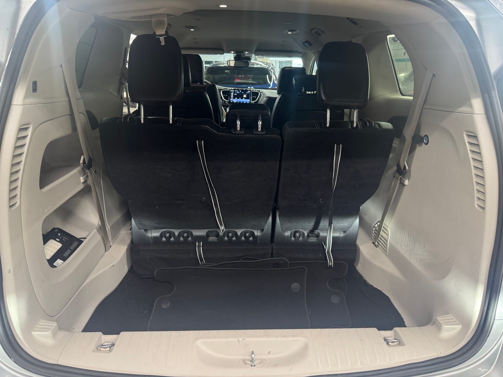 Thumbnail: 2024 Chrysler Pacifica - 6