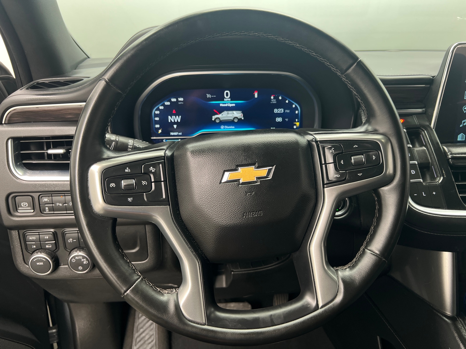 Thumbnail: 2023 Chevrolet Suburban - 4