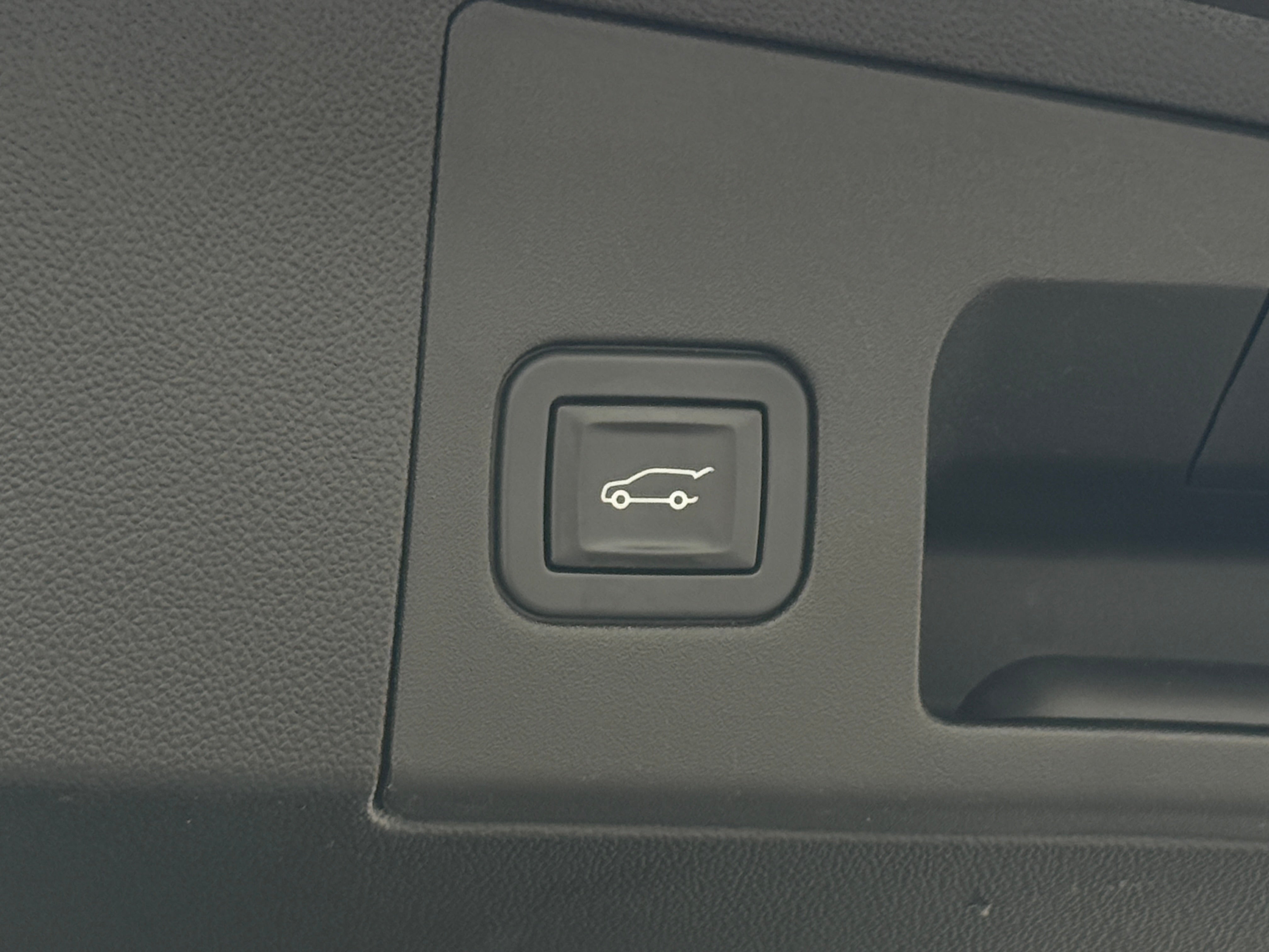 1GYKNFRS0KZ183068