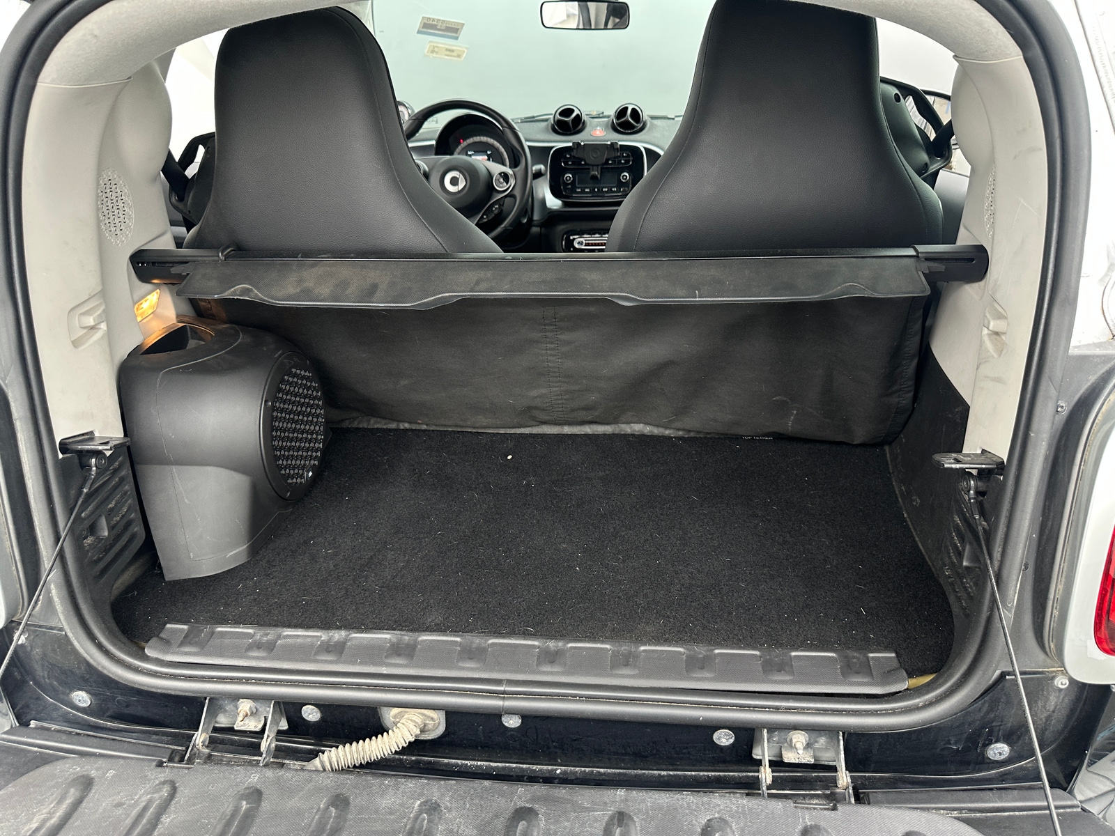 Thumbnail: 2016 smart fortwo - 5
