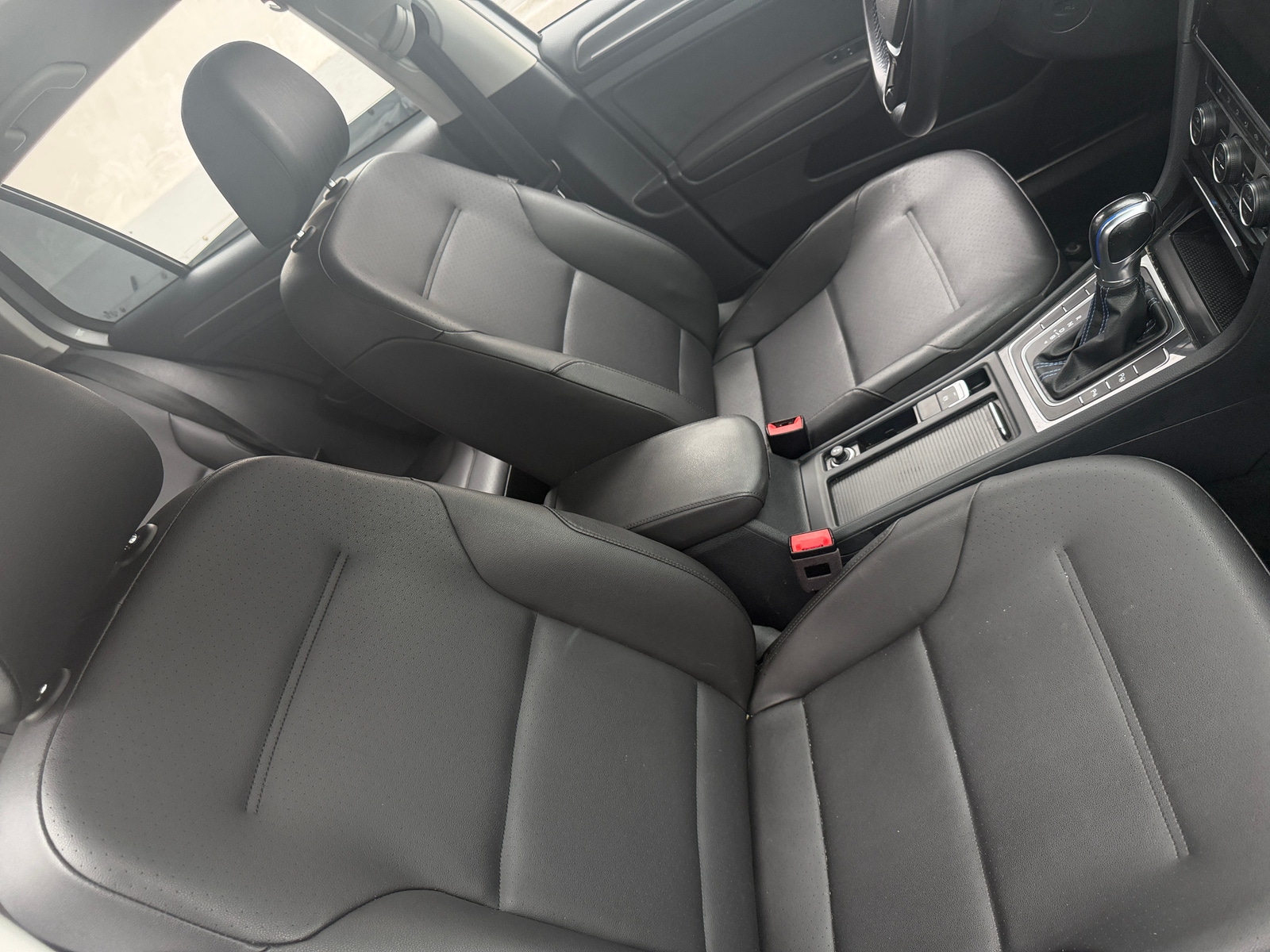 Thumbnail: 2019 Volkswagen e-Golf - 2