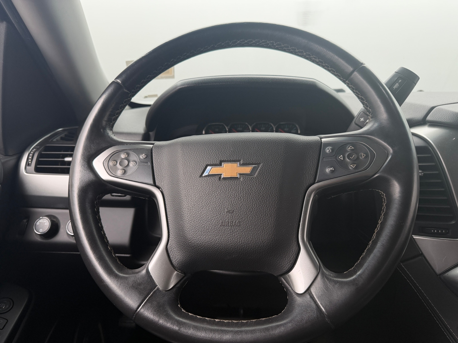 Thumbnail: 2016 Chevrolet Suburban - 4